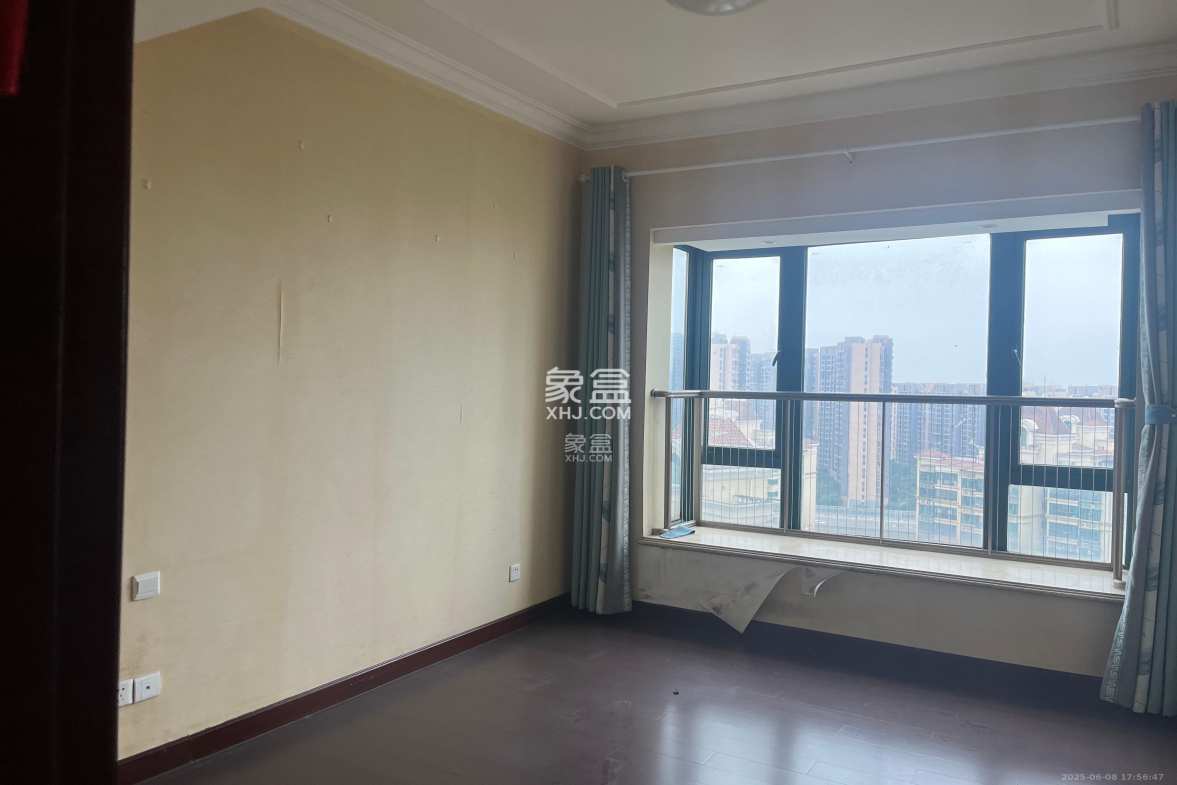 恒大雅苑 4室2厅1卫 5500.0元/月 恒大雅苑 4室2厅1卫 5500.0元/月室内图