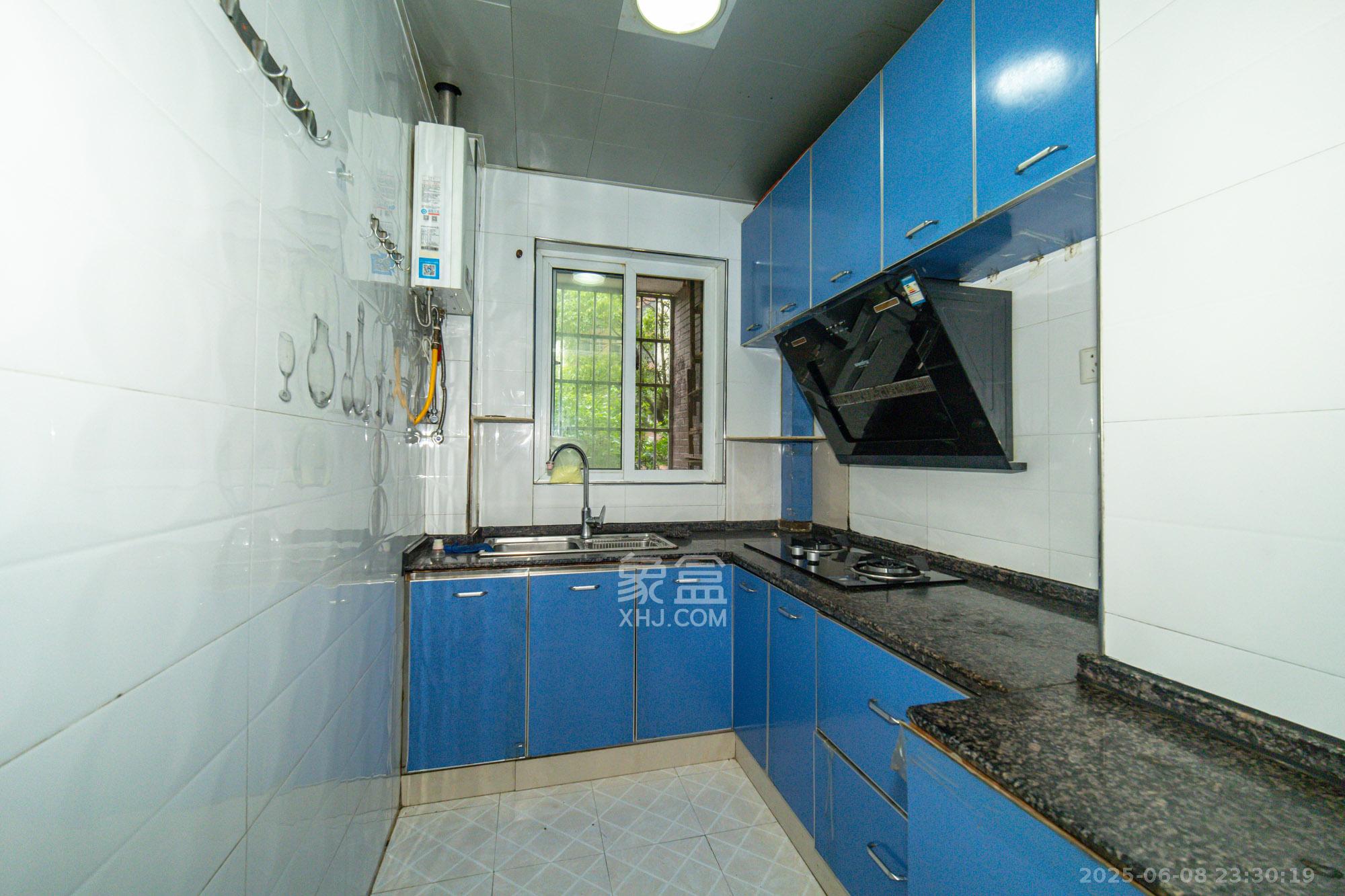 楚天世纪城东苑  3室2厅1卫    49.8万厨房