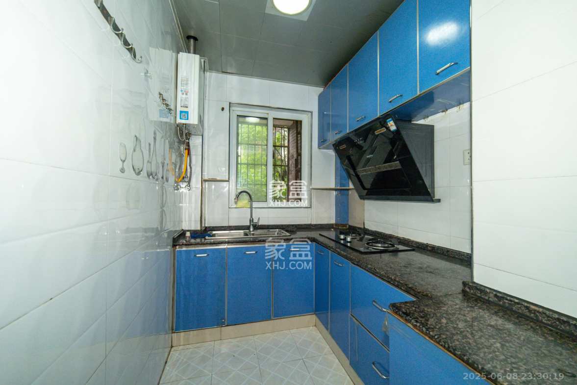 楚天世纪城东苑  3室2厅1卫    49.8万 楚天世纪城东苑  3室2厅1卫    49.8万厨房