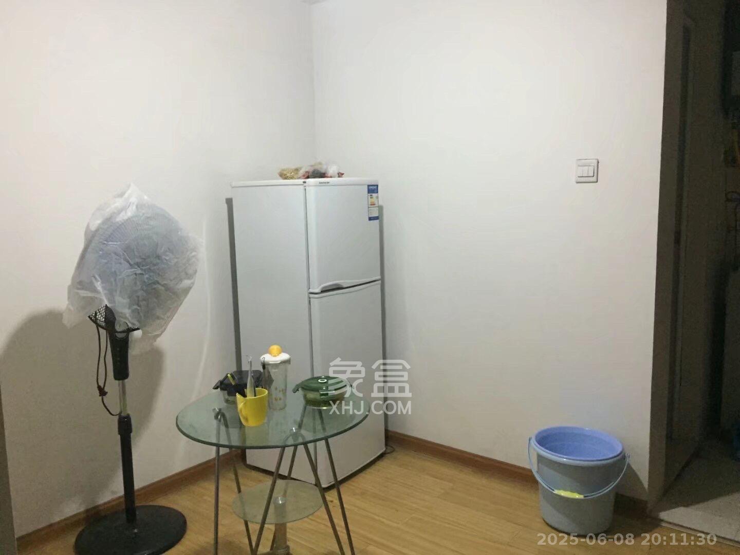 长大彩虹都  1室1厅1卫   1600.00元/月室内图