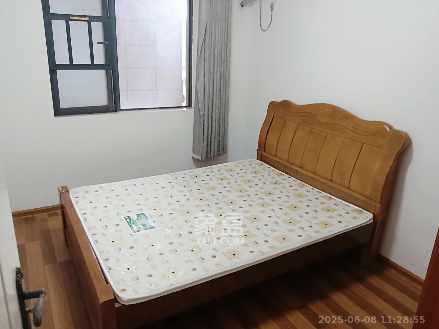 荣盛花语书苑  4室2厅1卫   3900.00元/月室内图1