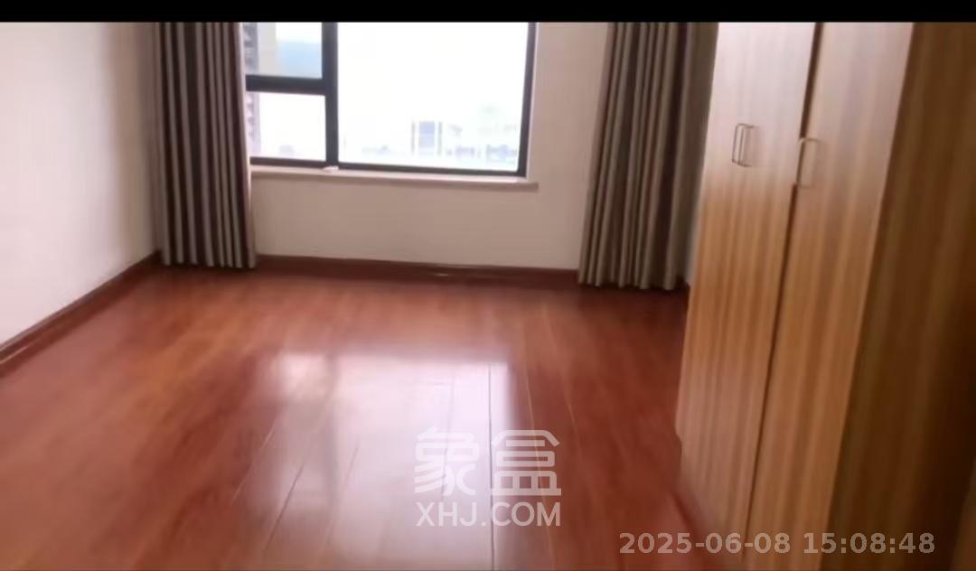卓越浅水湾  3室2厅2卫   2300.00元/月