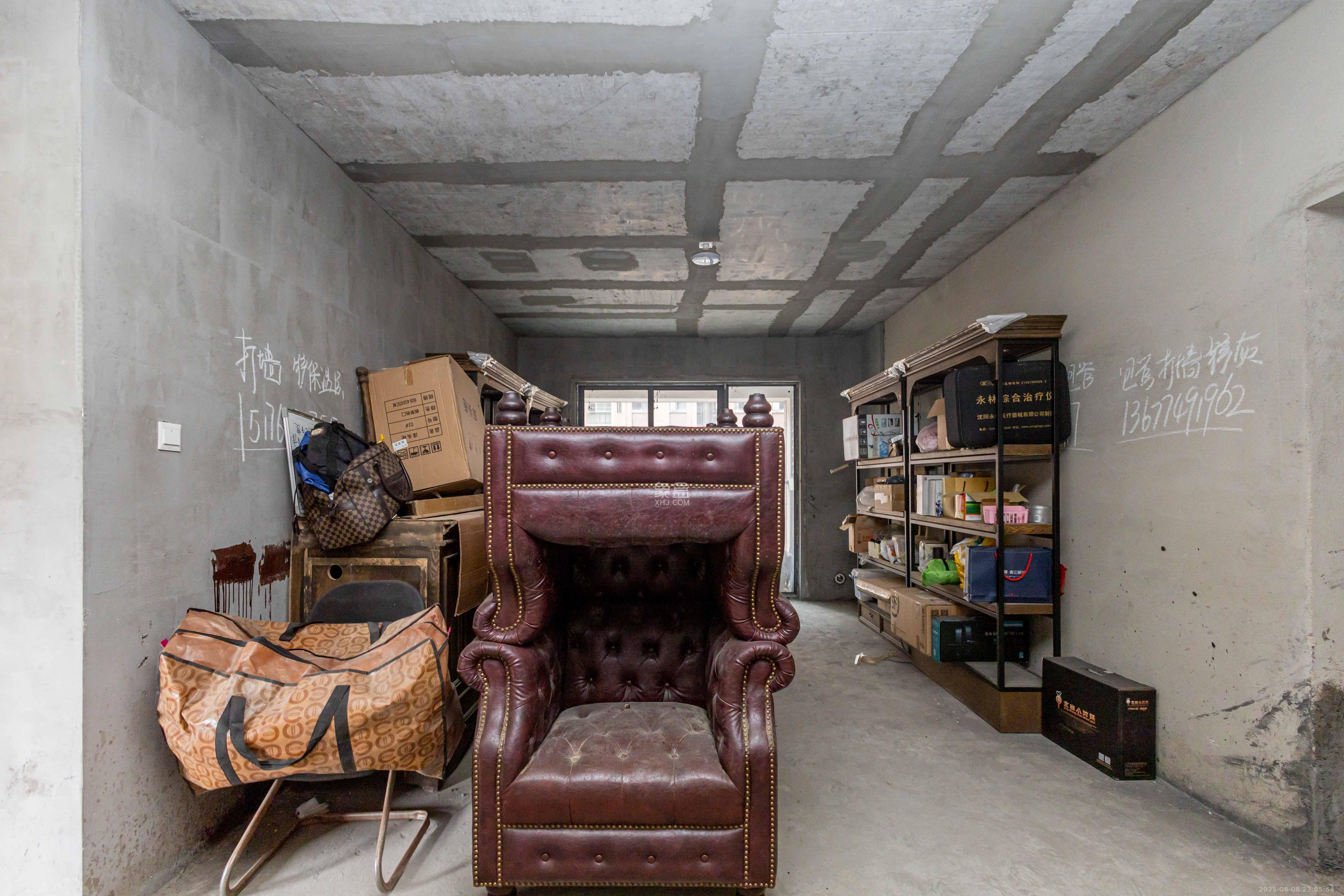 东业上城嘉苑(晟悦国际) 3室2厅1卫 76.0万 东业上城嘉苑(晟悦国际) 3室2厅1卫 76.0万客厅