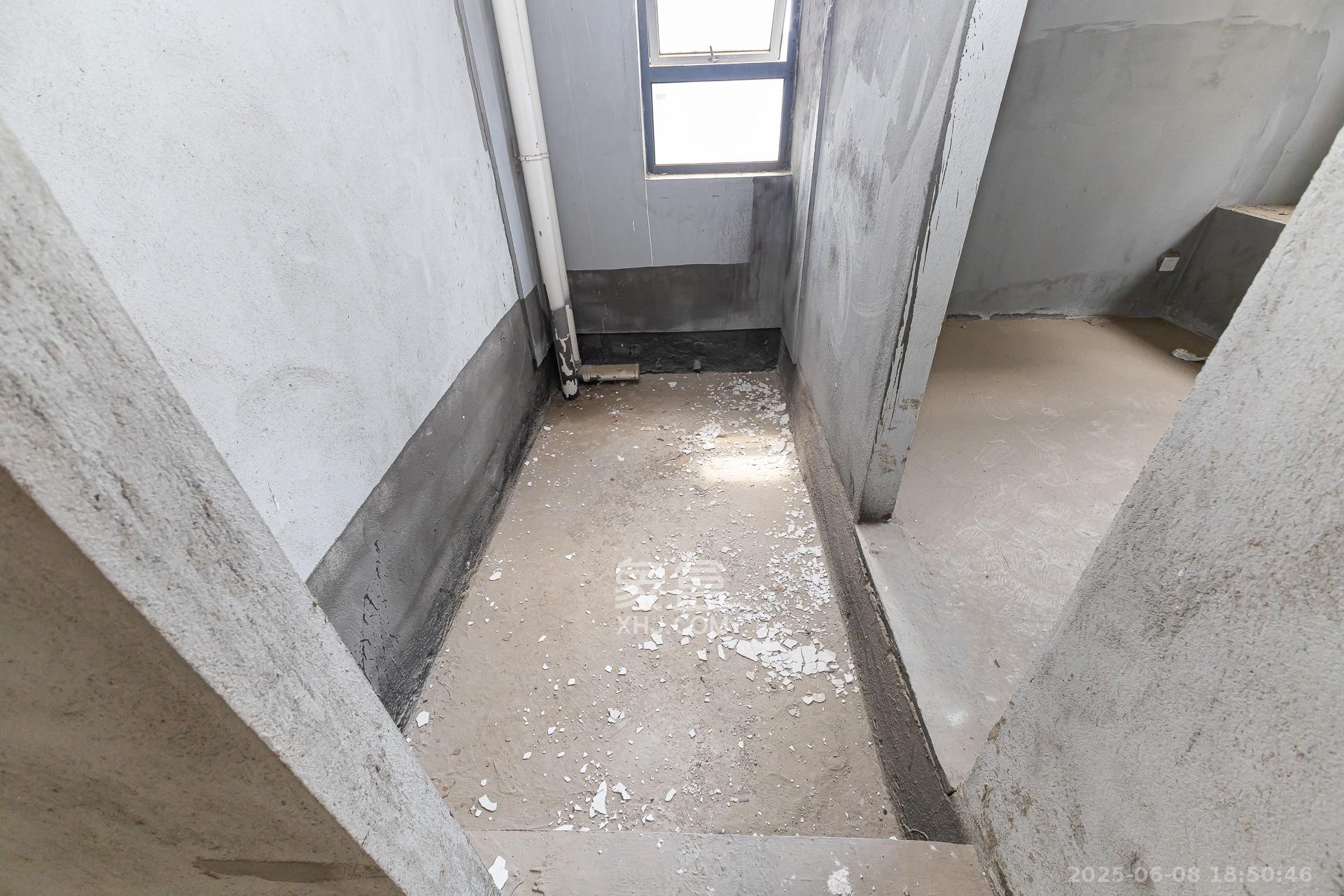 明发阅江悦府  4室2厅2卫    96.0万卫生间
