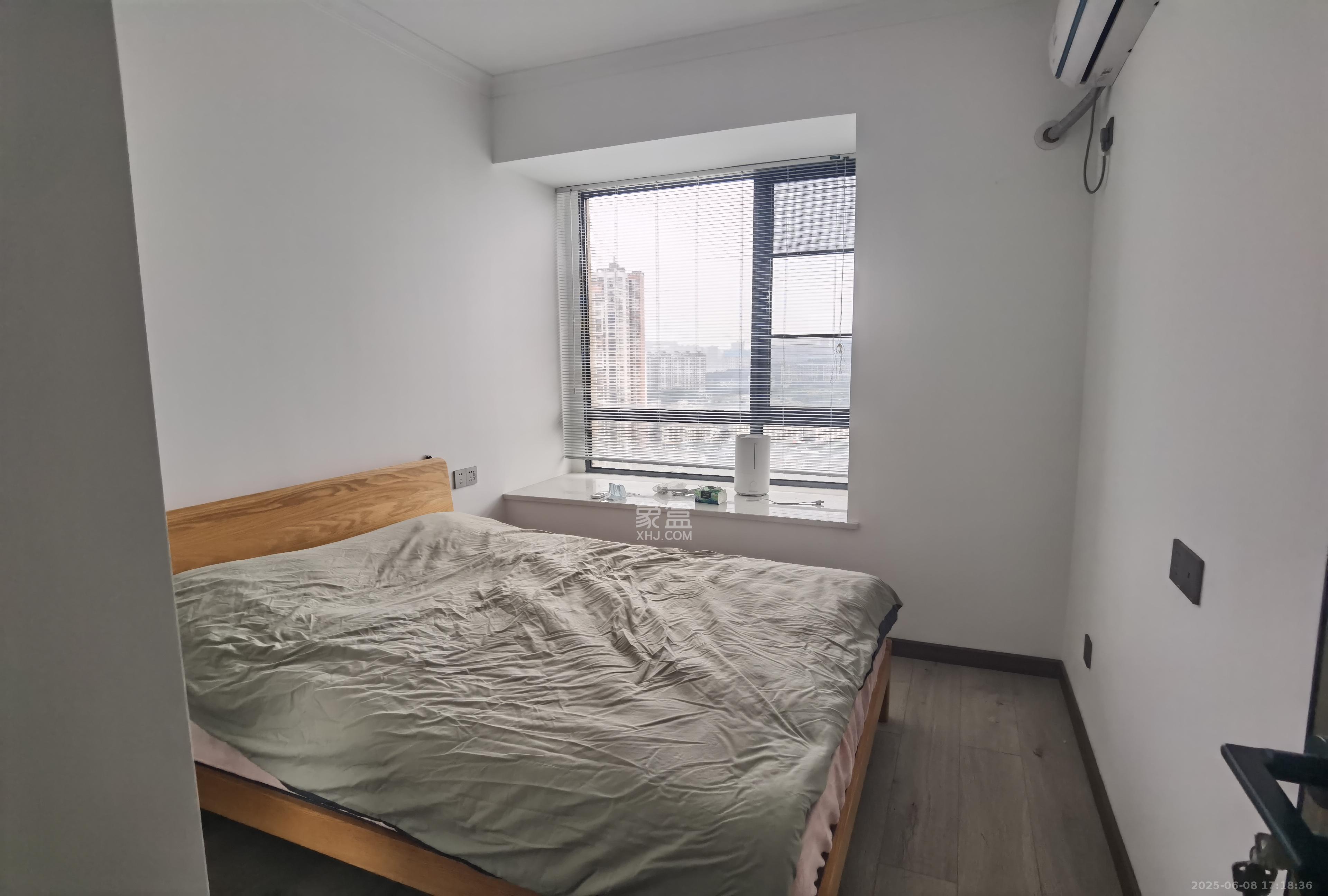 西湖鸿运佳苑 5室2厅2卫 3500.0元/月 西湖鸿运佳苑 5室2厅2卫 3500.0元/月室内图