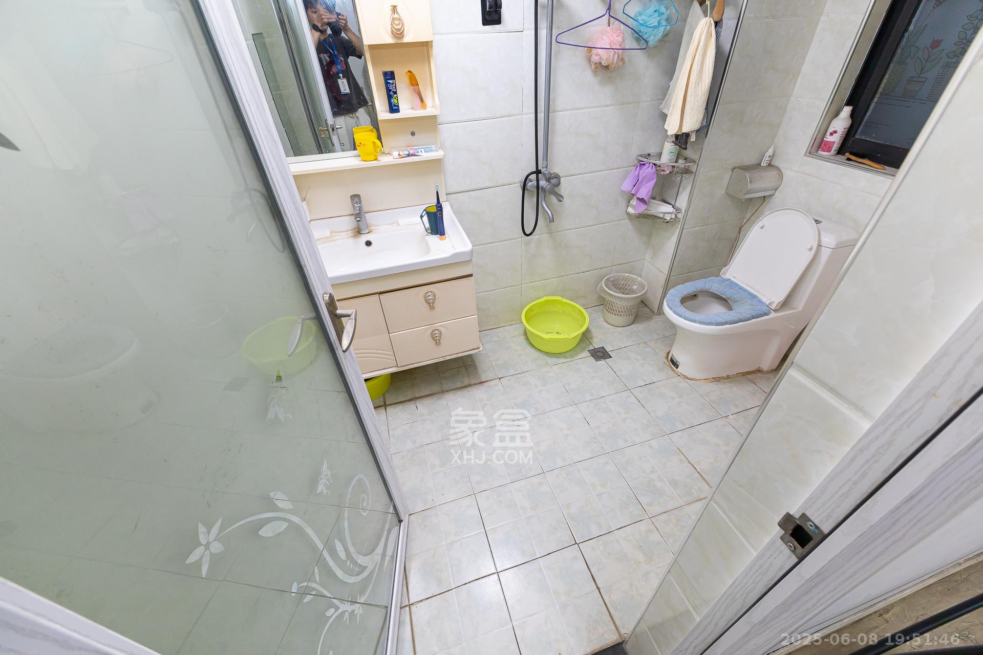 勤诚达新界 4室2厅2卫 128.0万 勤诚达新界 4室2厅2卫 128.0万卫生间