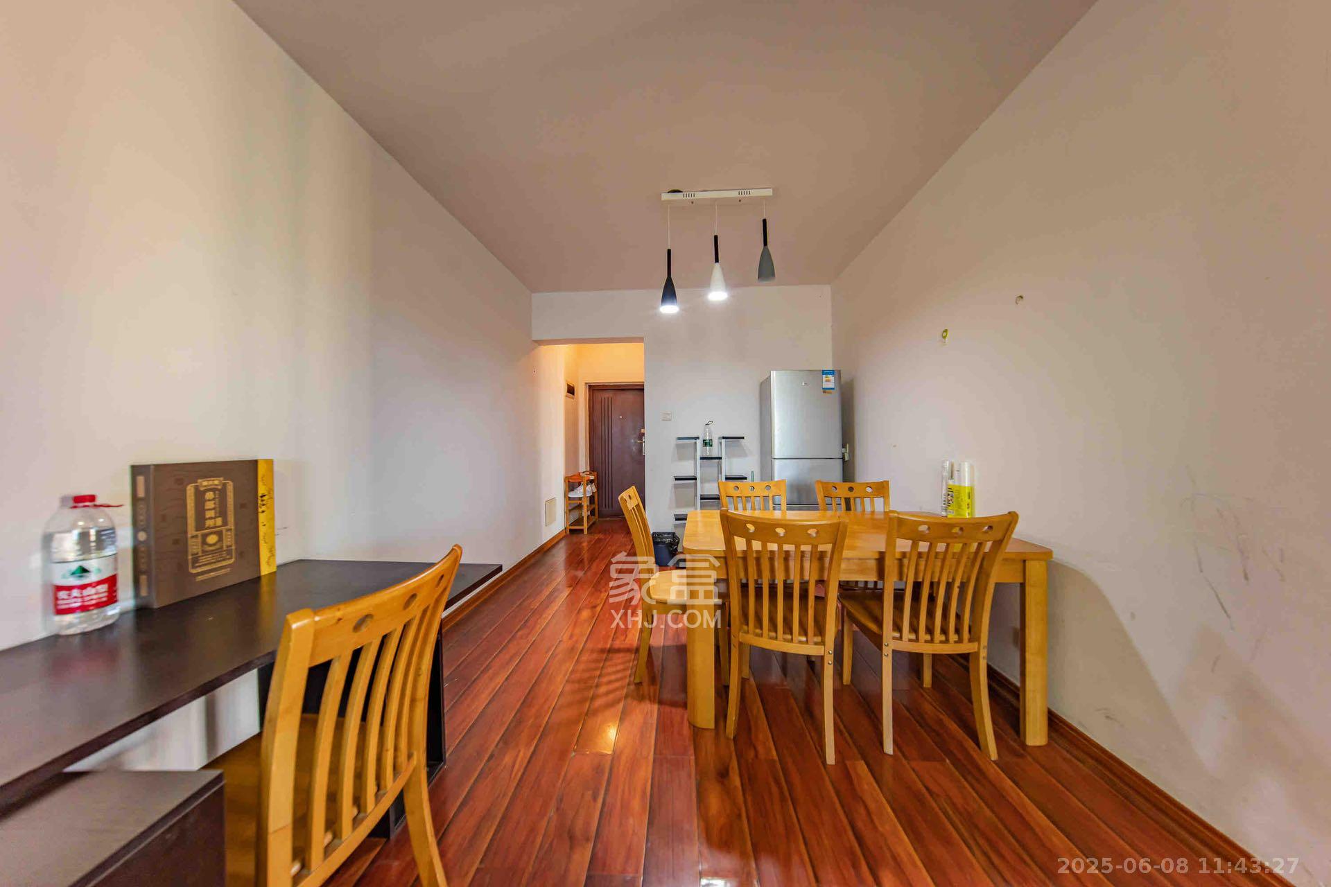 江山帝景哈佛  2室2厅1卫    1800.0元/月 江山帝景哈佛  2室2厅1卫    1800.0元/月室内图