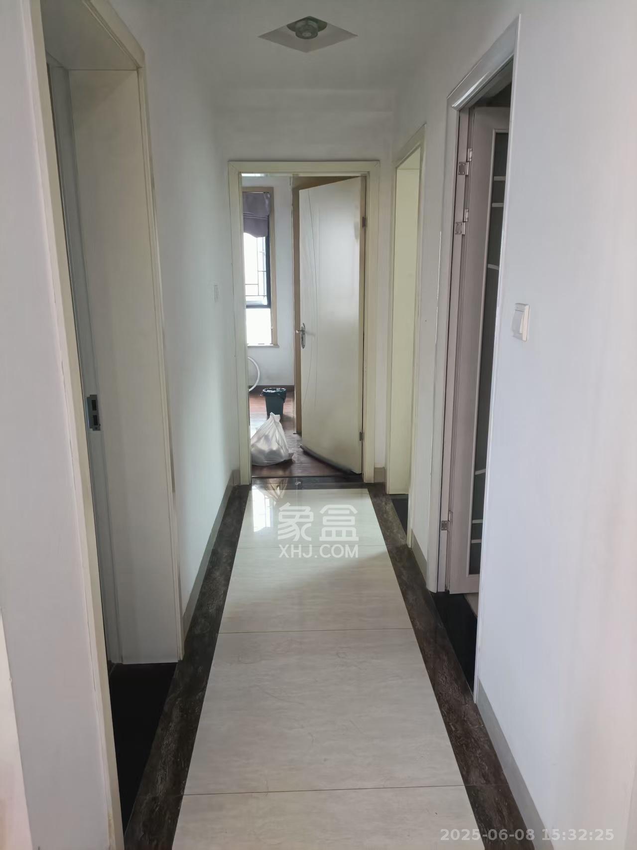 保利麓谷林语C区  3室2厅1卫   2700.00元/月室内图
