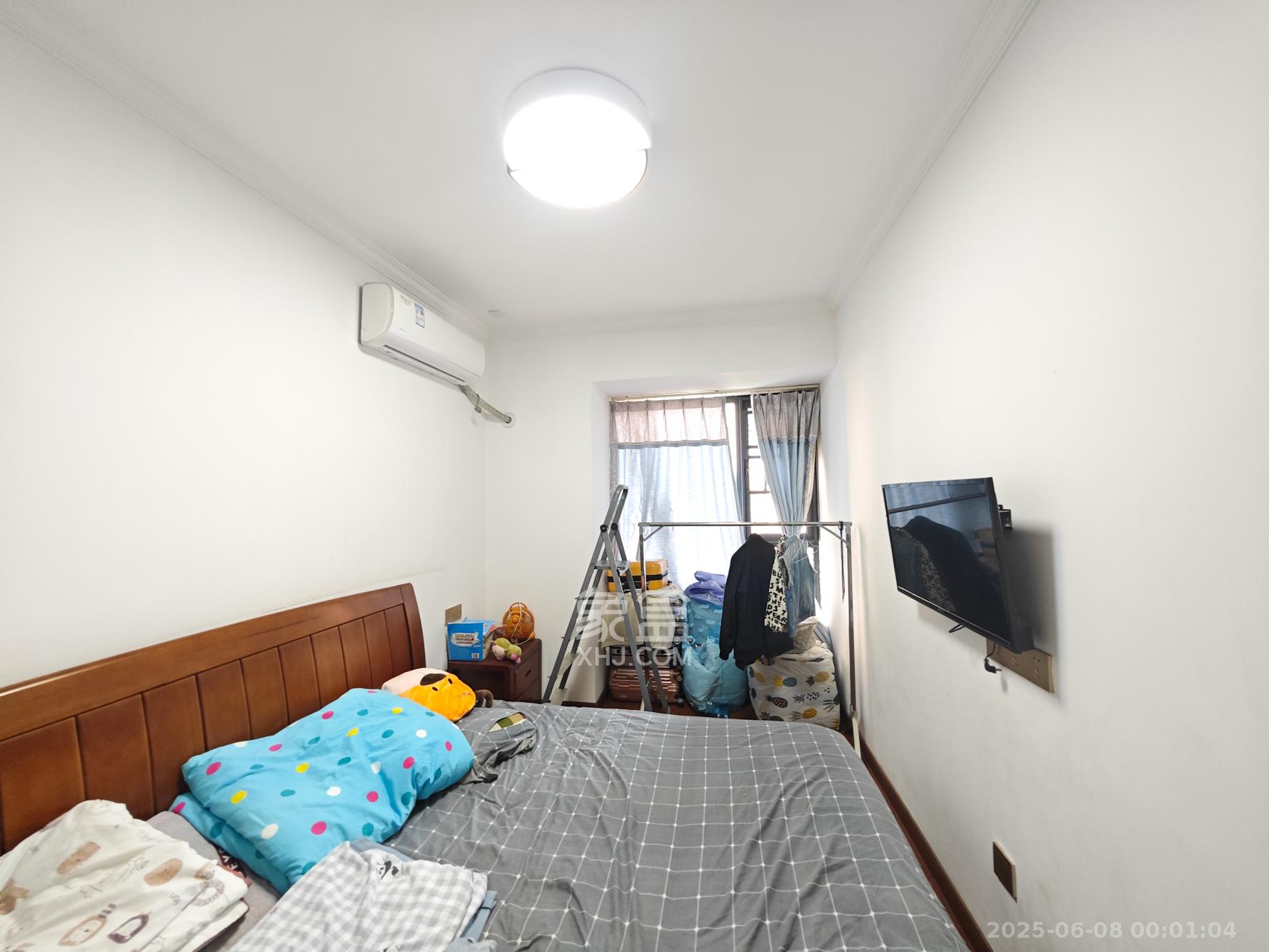 中建嘉和城  4室2厅2卫   125.00万卧室