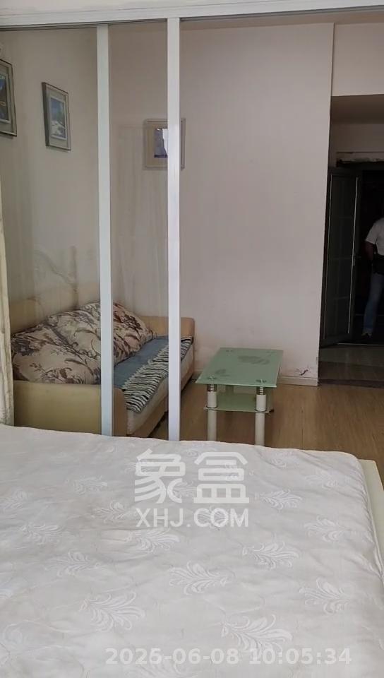 和府  1室1厅1卫    1600.0元/月