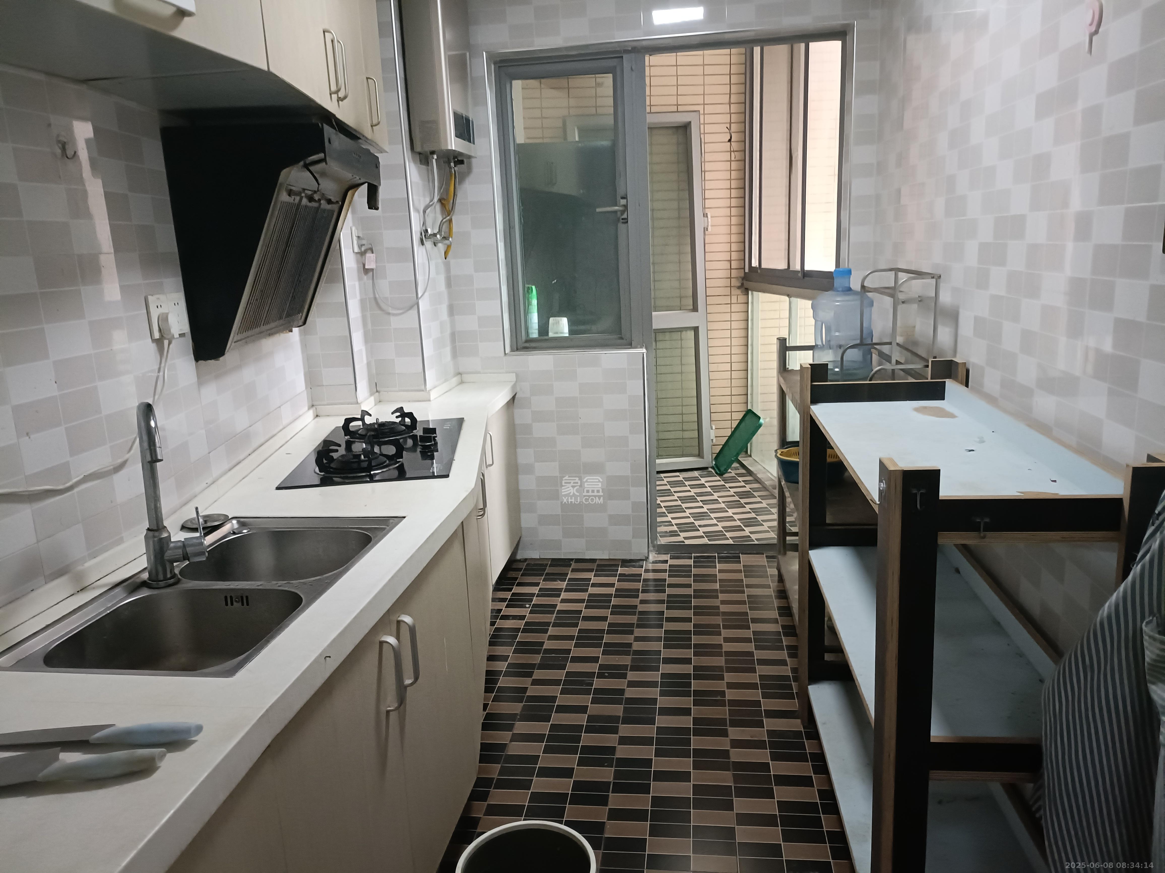 新城新世界一二三期  1室2厅1卫    2250.0元/月 新城新世界一二三期  1室2厅1卫    2250.0元/月室内图