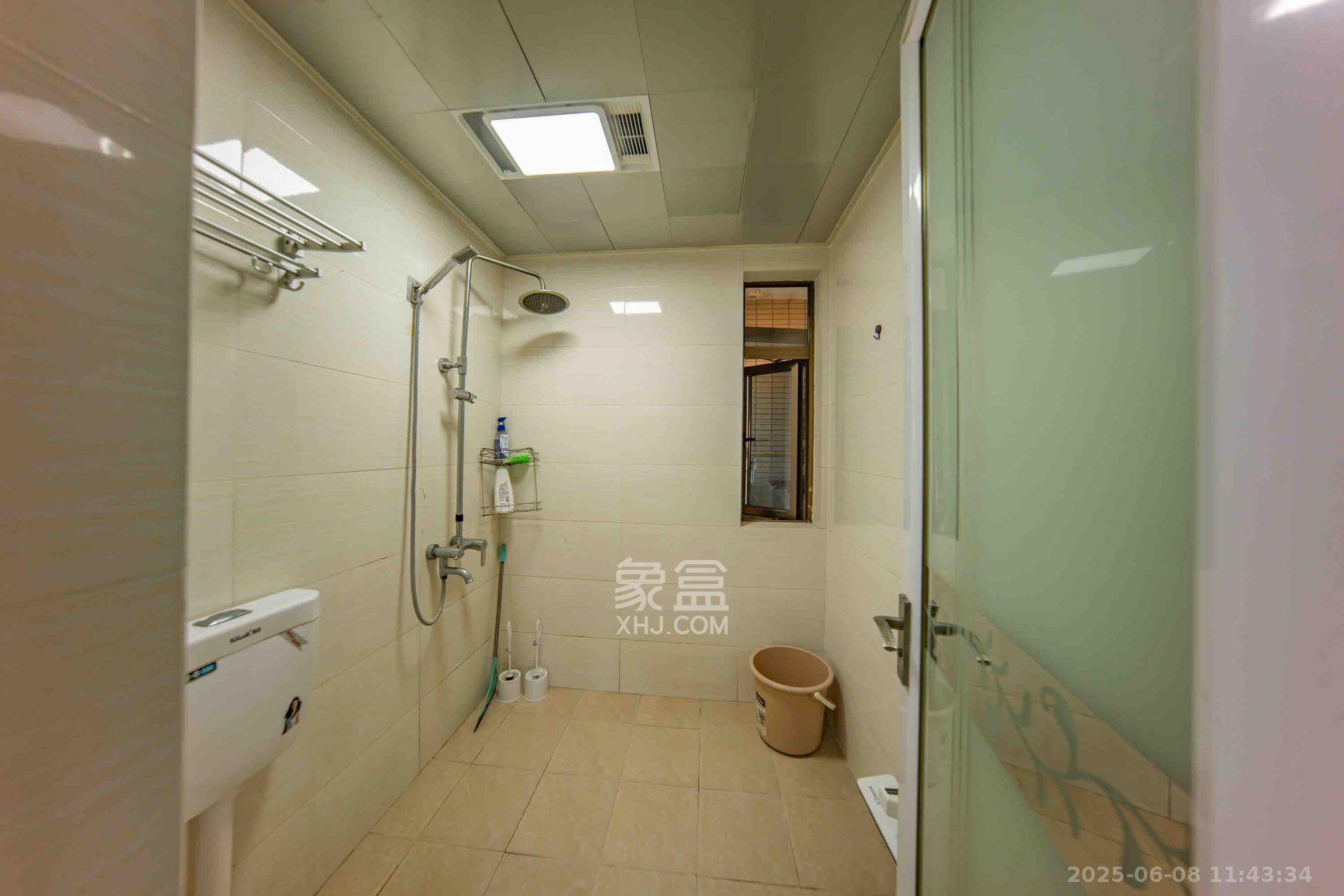 江山帝景哈佛  2室2厅1卫    1800.0元/月室内图