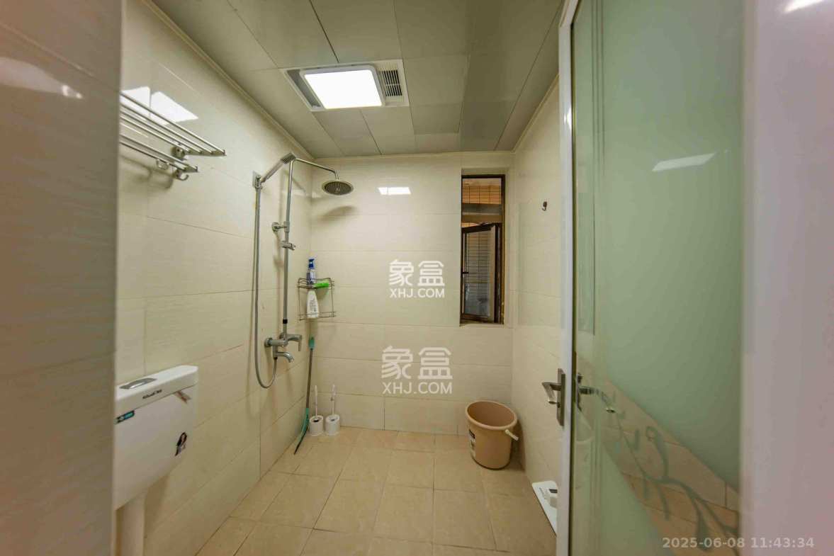 江山帝景哈佛  2室2厅1卫    1800.0元/月 江山帝景哈佛  2室2厅1卫    1800.0元/月室内图