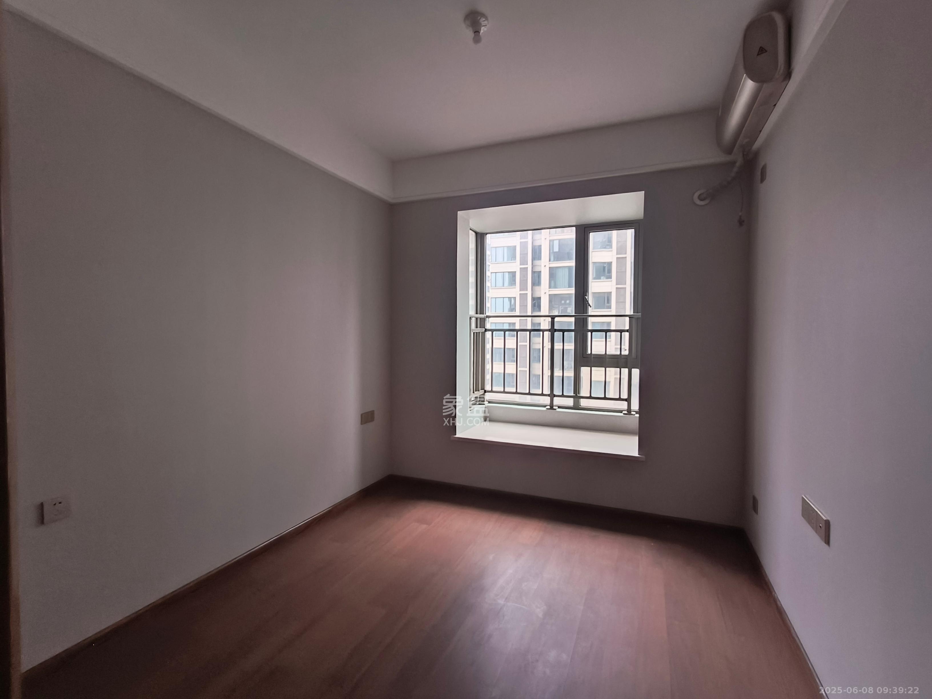 梅溪湖金茂湾 4室2厅2卫 2600.0元/月 梅溪湖金茂湾 4室2厅2卫 2600.0元/月室内图