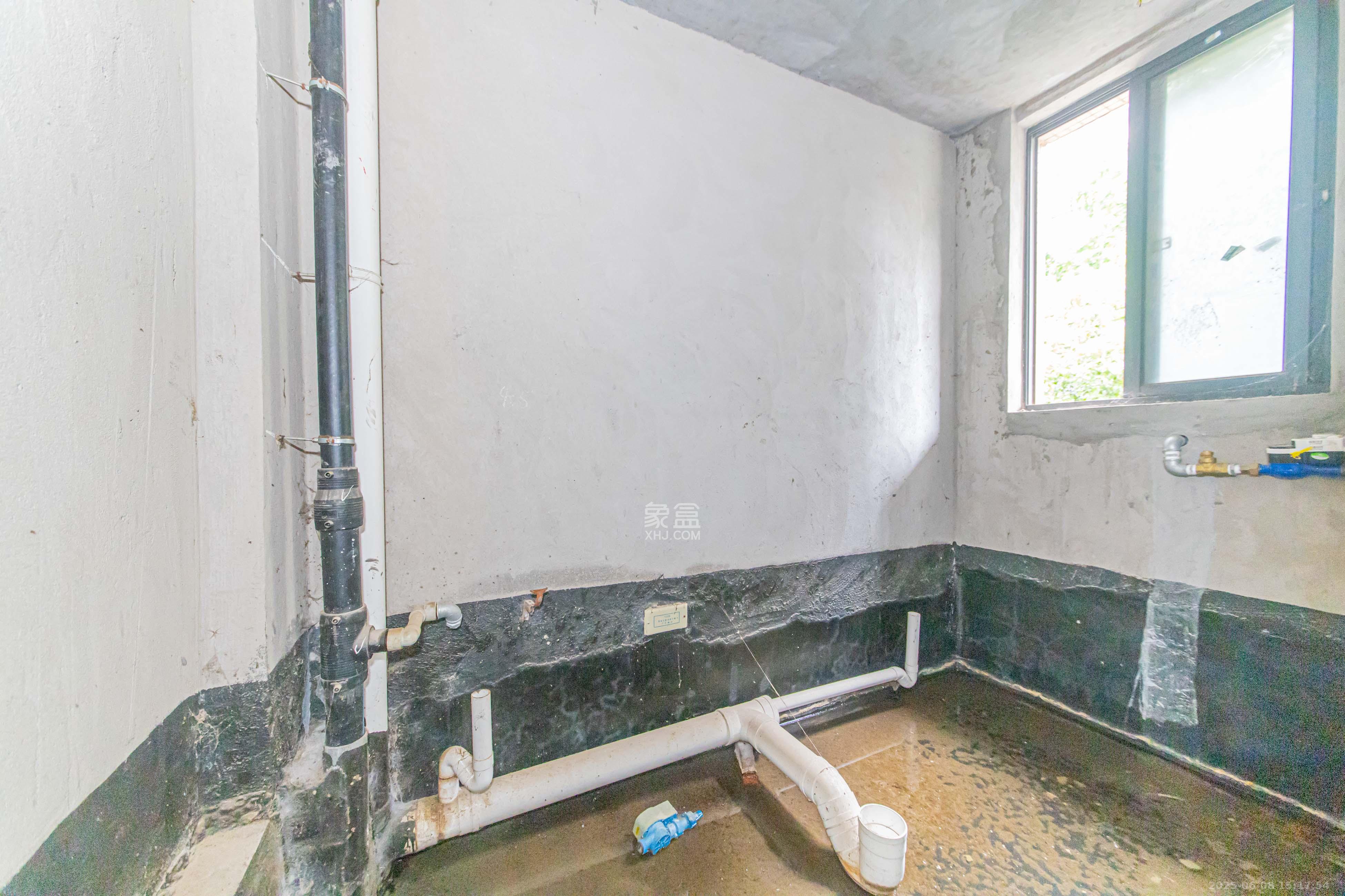 保利花园 3室2厅1卫 96.0万 保利花园 3室2厅1卫 96.0万卫生间