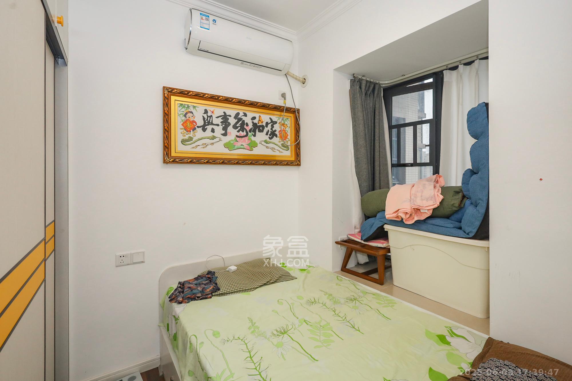 钰龙天下一期  3室2厅1卫    210.0万 钰龙天下一期  3室2厅1卫    210.0万卧室