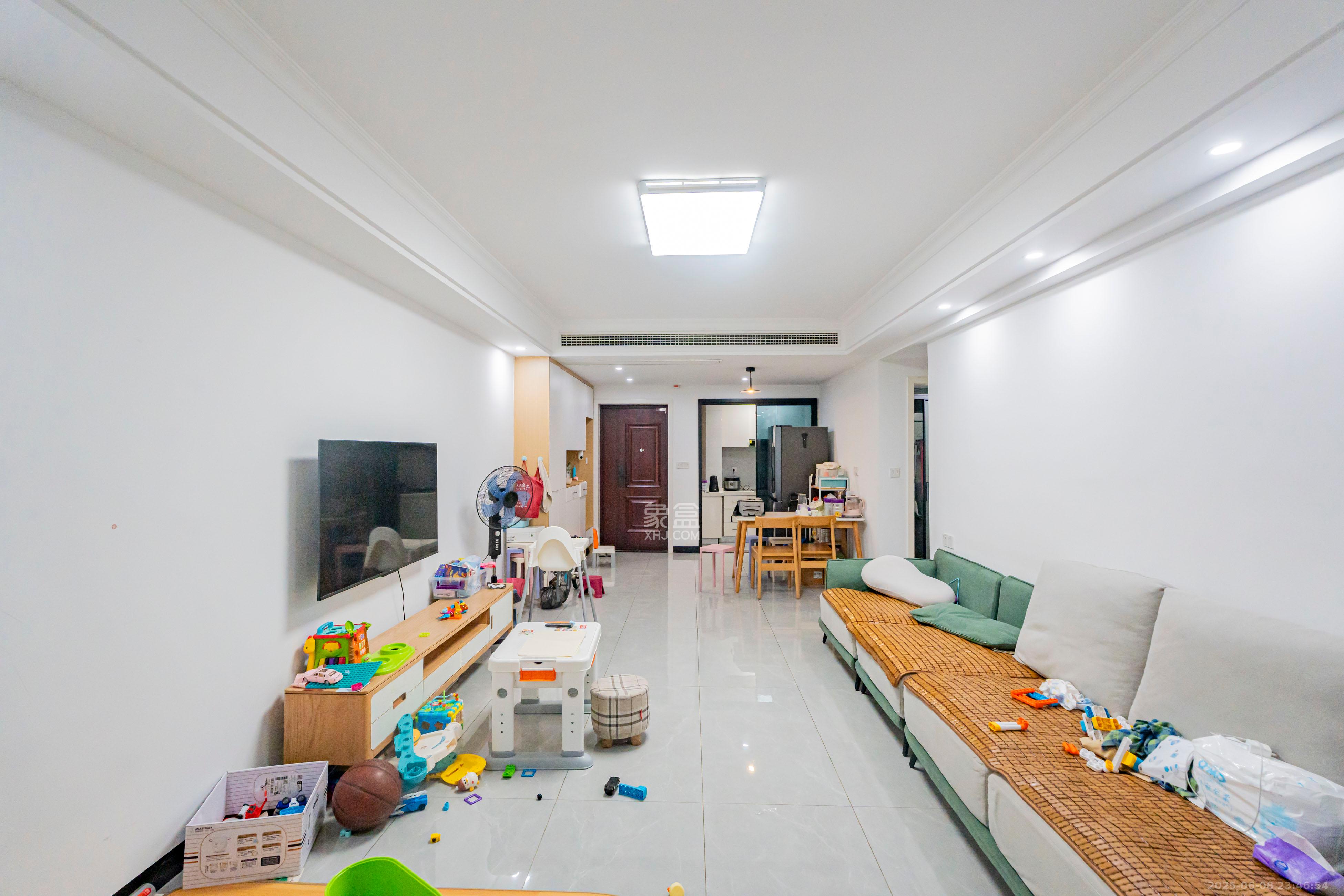 天健城  3室1厅1卫    138.0万 天健城  3室1厅1卫    138.0万客厅