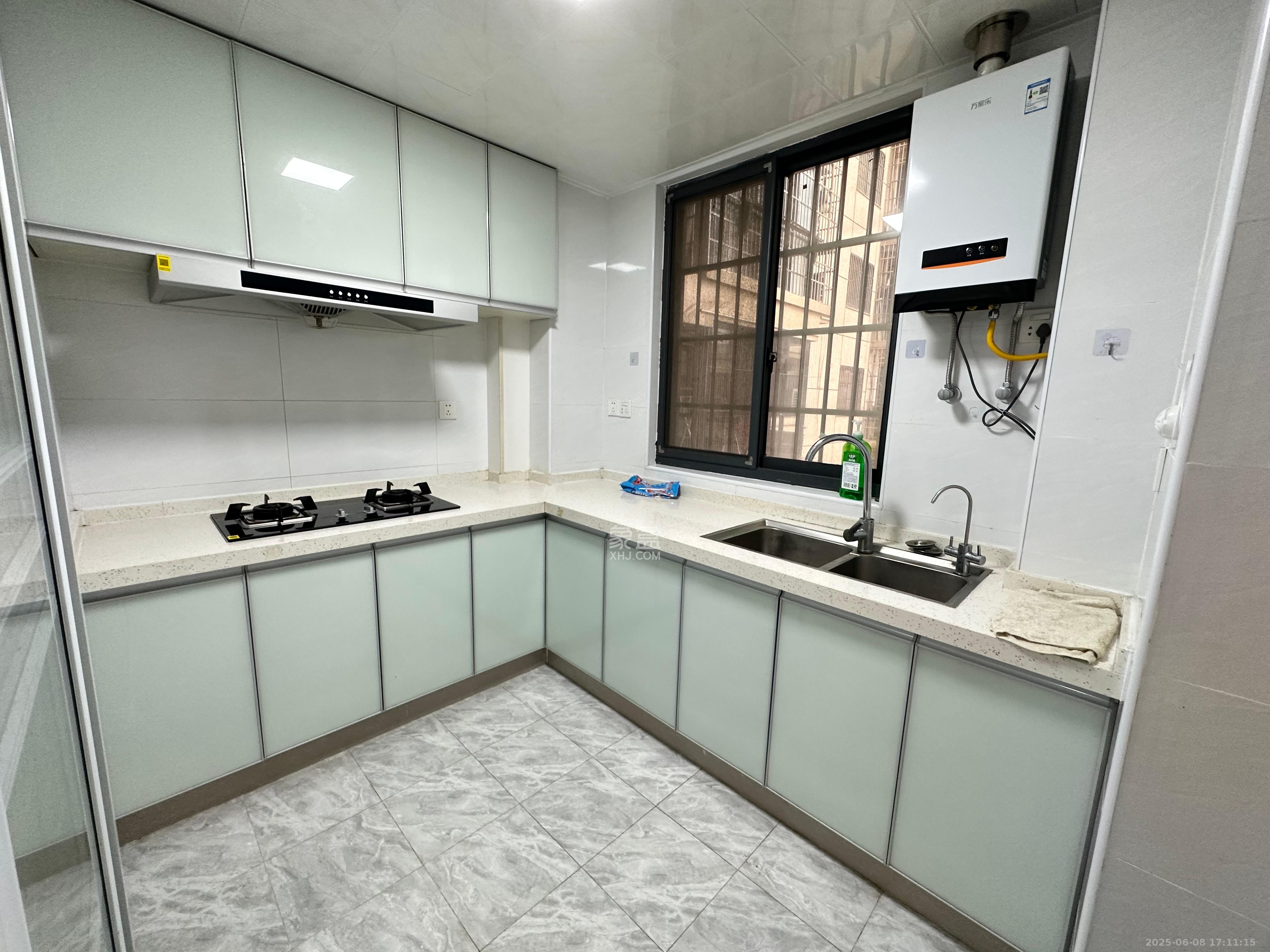 鑫天格林香山  3室2厅1卫    1600.0元/月室内图