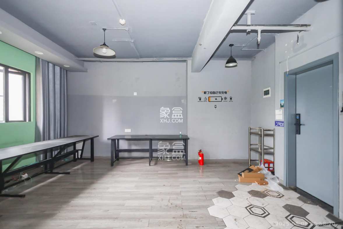 郡原广场  1室1厅1卫    28.0万 郡原广场  1室1厅1卫    28.0万其他