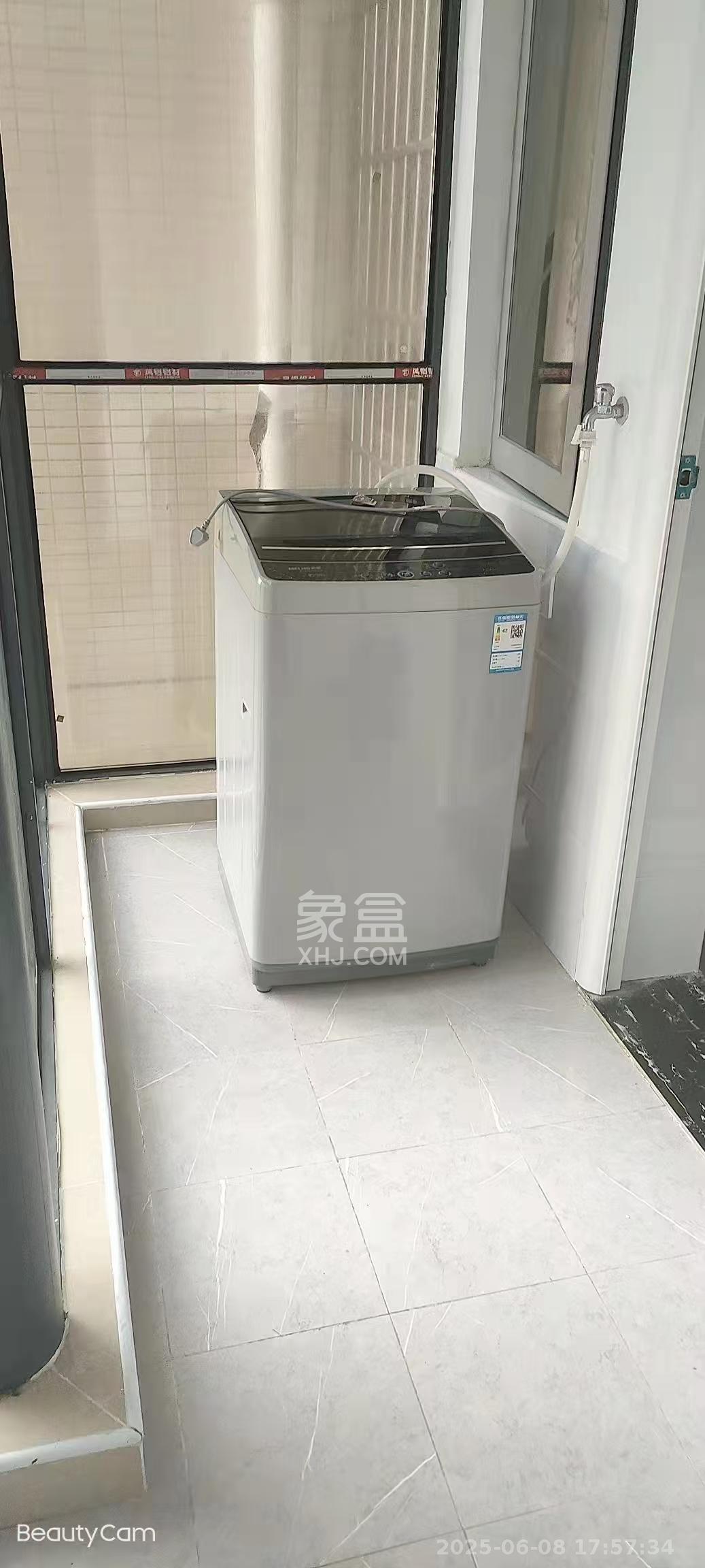 汇景豪庭  1室1厅1卫   2000.00元/月室内图