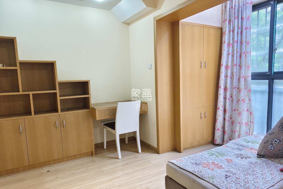 童话里 3室1厅1卫 1800.0元/月 童话里 3室1厅1卫 1800.0元/月室内图