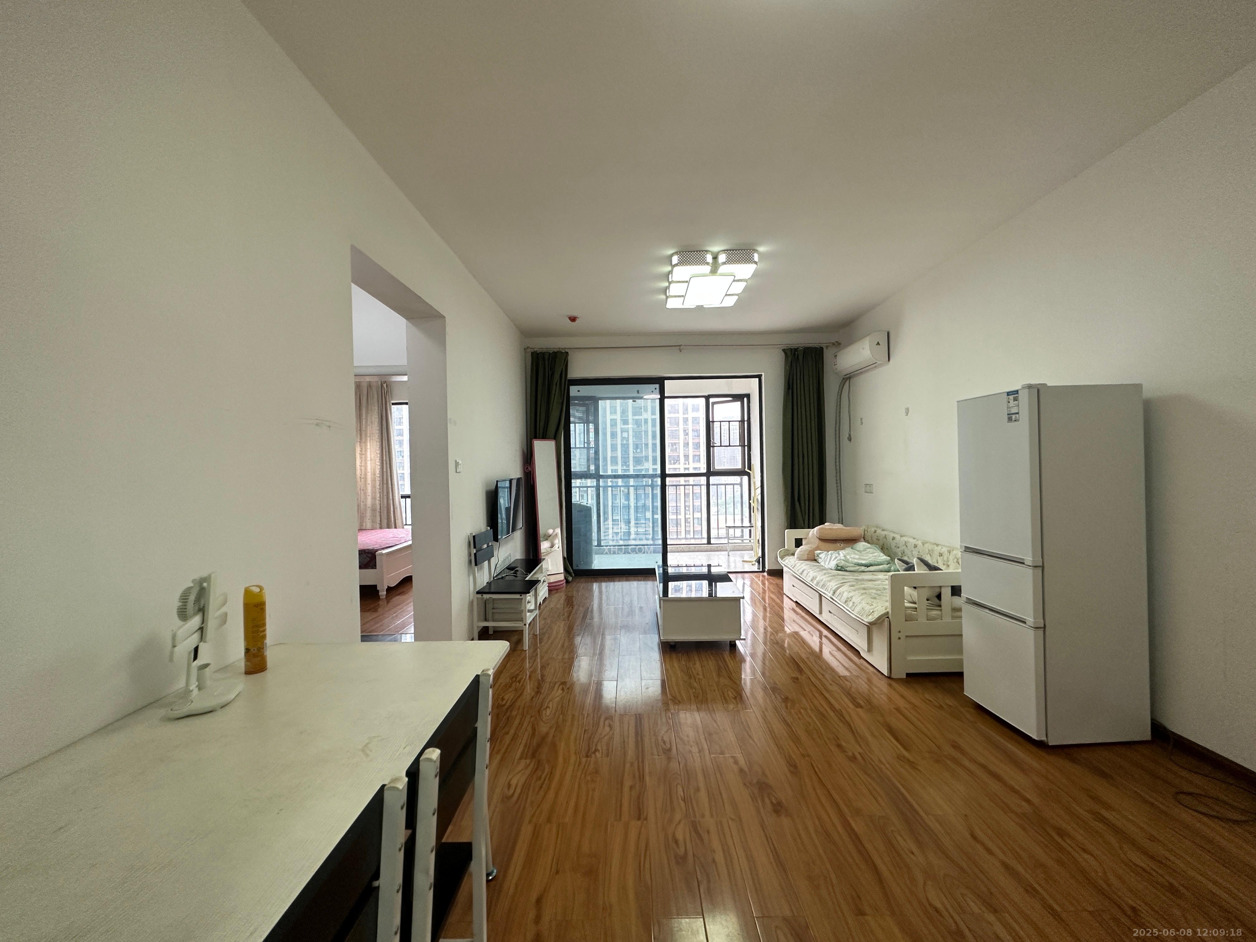 国泰九龙湾  3室2厅1卫    2300.0元/月 国泰九龙湾  3室2厅1卫    2300.0元/月