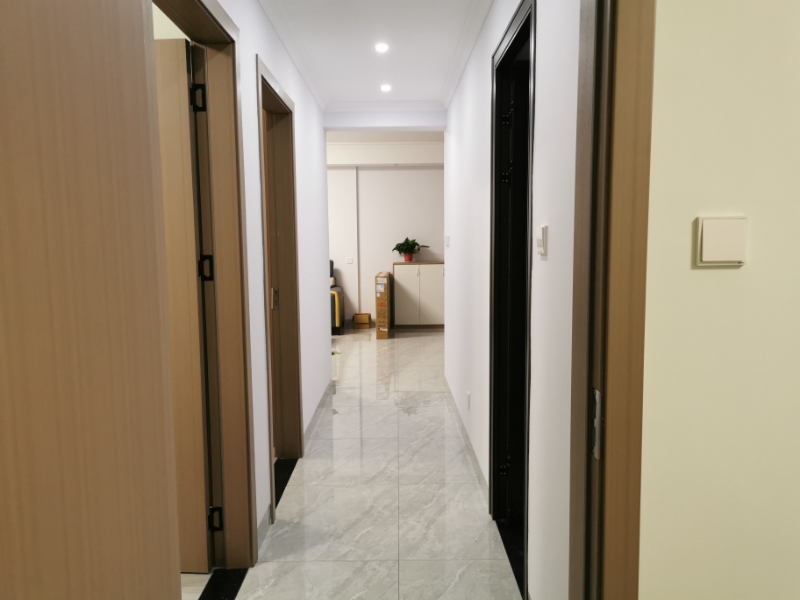 珠江帝景山庄  3室2厅2卫    2400.0元/月室内图