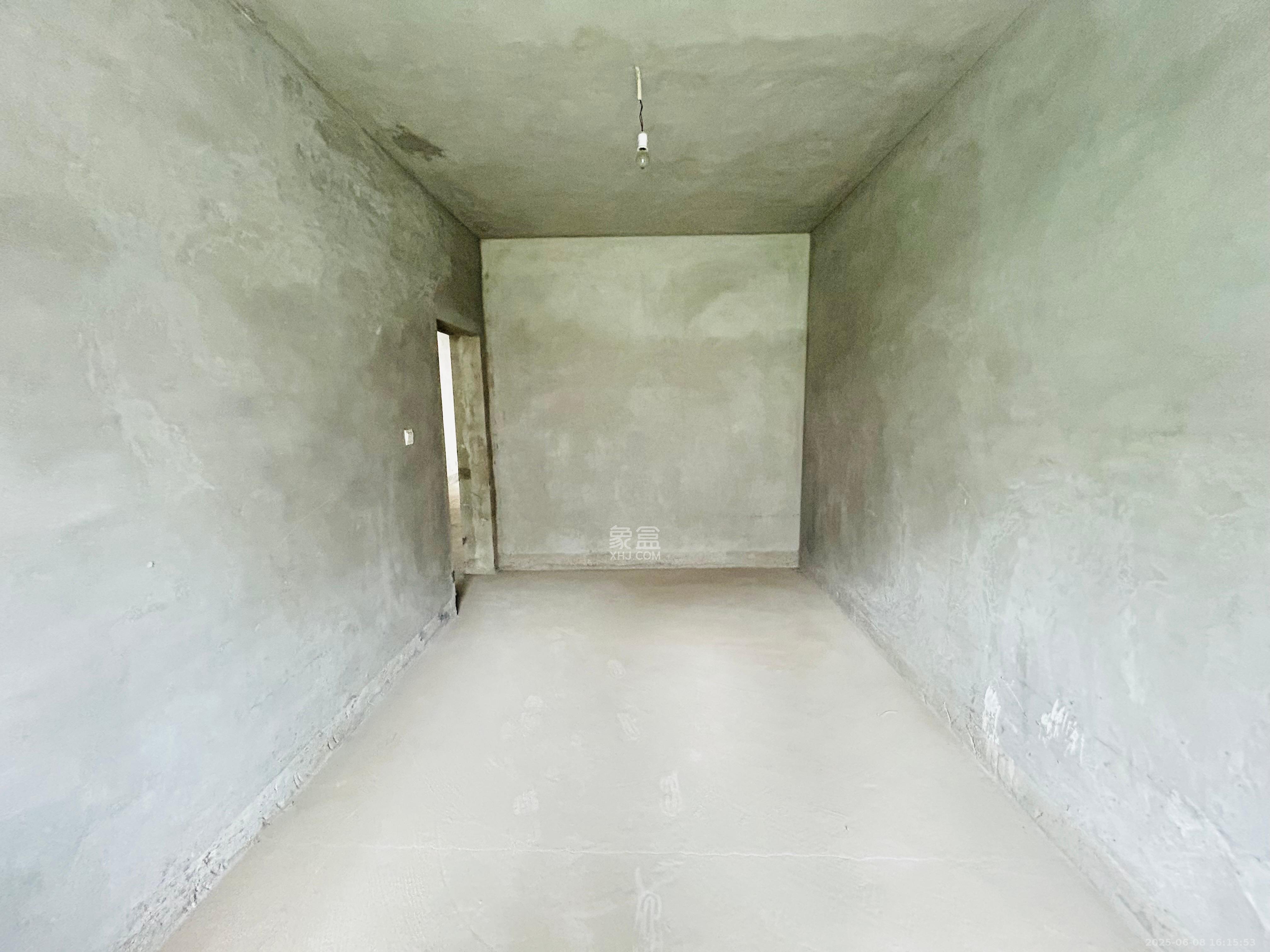 春满江南 3室2厅2卫 38.0万 春满江南 3室2厅2卫 38.0万客厅