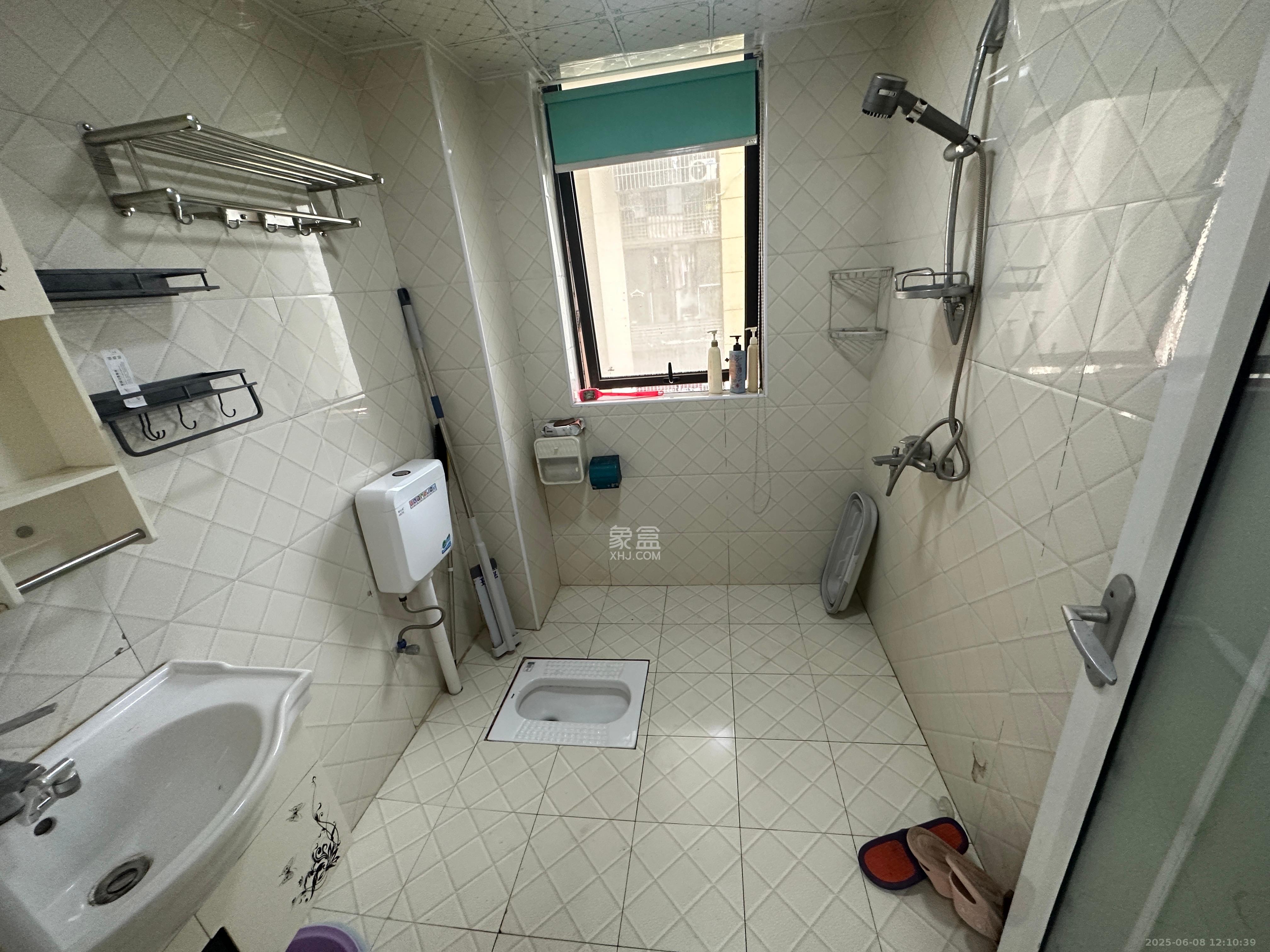 国泰九龙湾  3室2厅1卫    2300.0元/月室内图