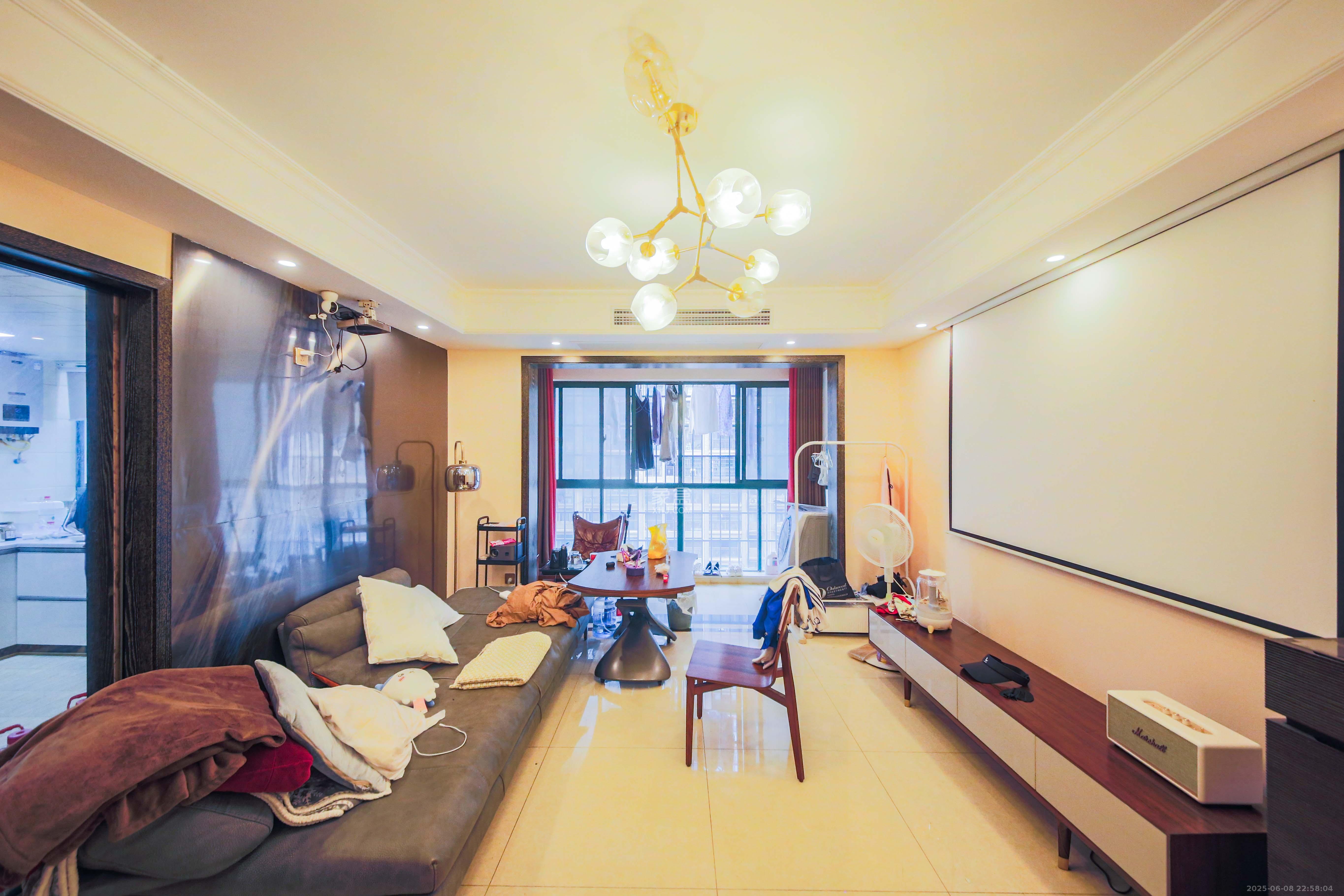 克拉美丽山庄(晟领国际)  3室2厅1卫    98.0万 克拉美丽山庄(晟领国际)  3室2厅1卫    98.0万客厅