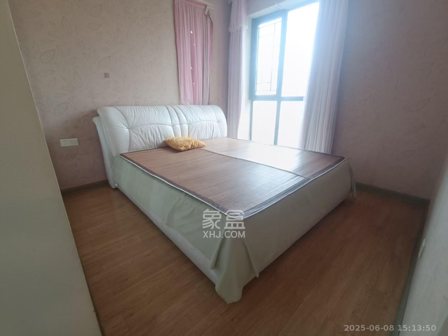 长盛岚庭 3室2厅1卫 2200.0元/月 长盛岚庭 3室2厅1卫 2200.0元/月室内图