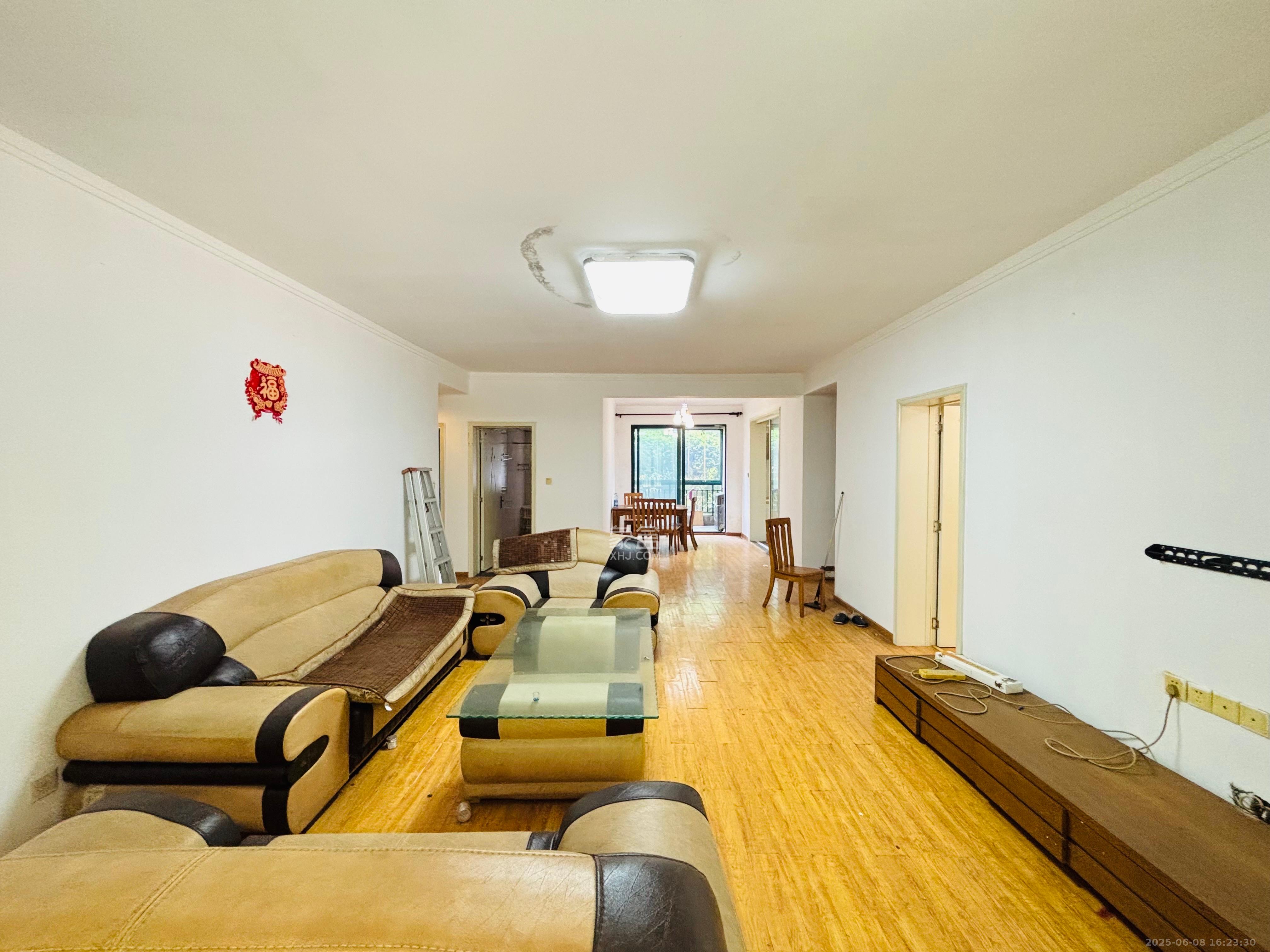 星城世家 3室2厅2卫 2300.0元/月 星城世家 3室2厅2卫 2300.0元/月室内图