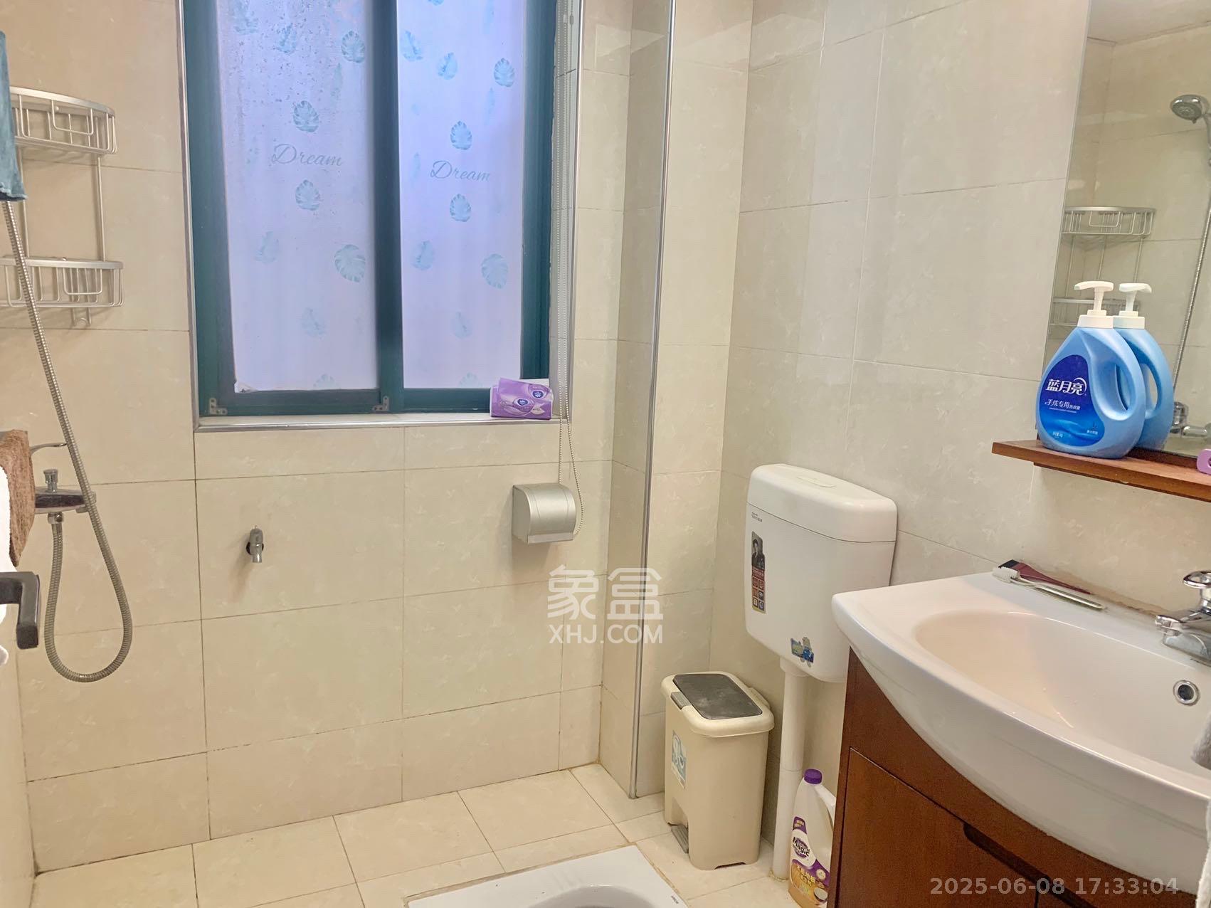 东方新城  3室2厅2卫   3200.00元/月室内图