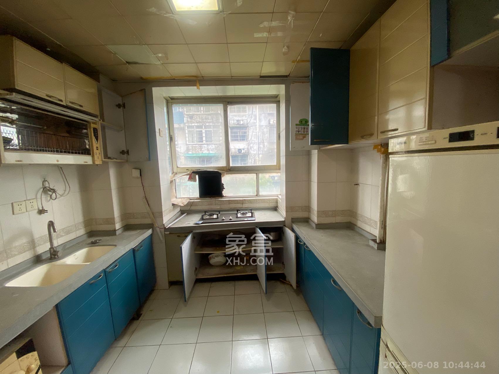 新世纪家园 3室2厅1卫 2000.0元/月 新世纪家园 3室2厅1卫 2000.0元/月室内图