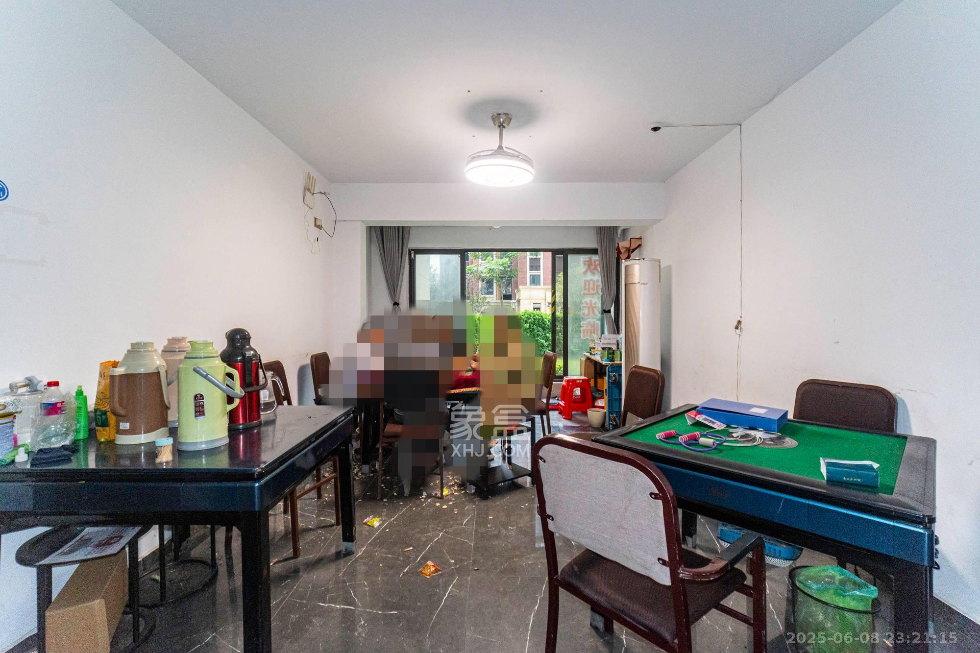 金地艺境 3室2厅2卫 75.0万 金地艺境 3室2厅2卫 75.0万客厅