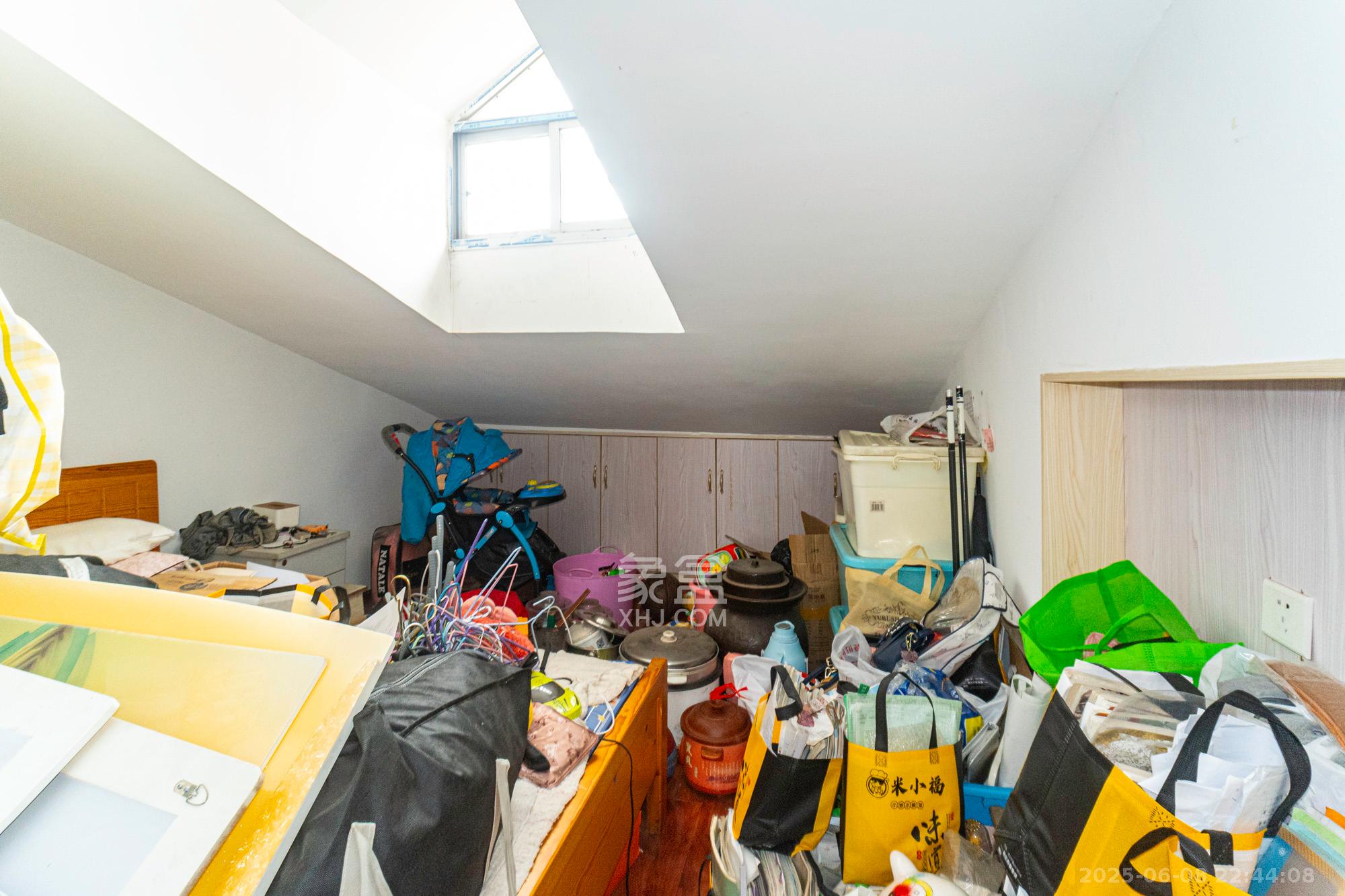 湘绣城  3室2厅1卫    35.0万其他