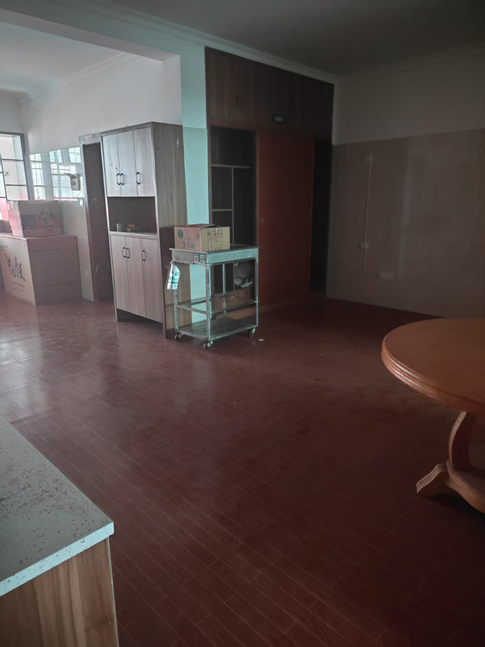 三泰小区  4室2厅1卫   1800.00元/月室内图