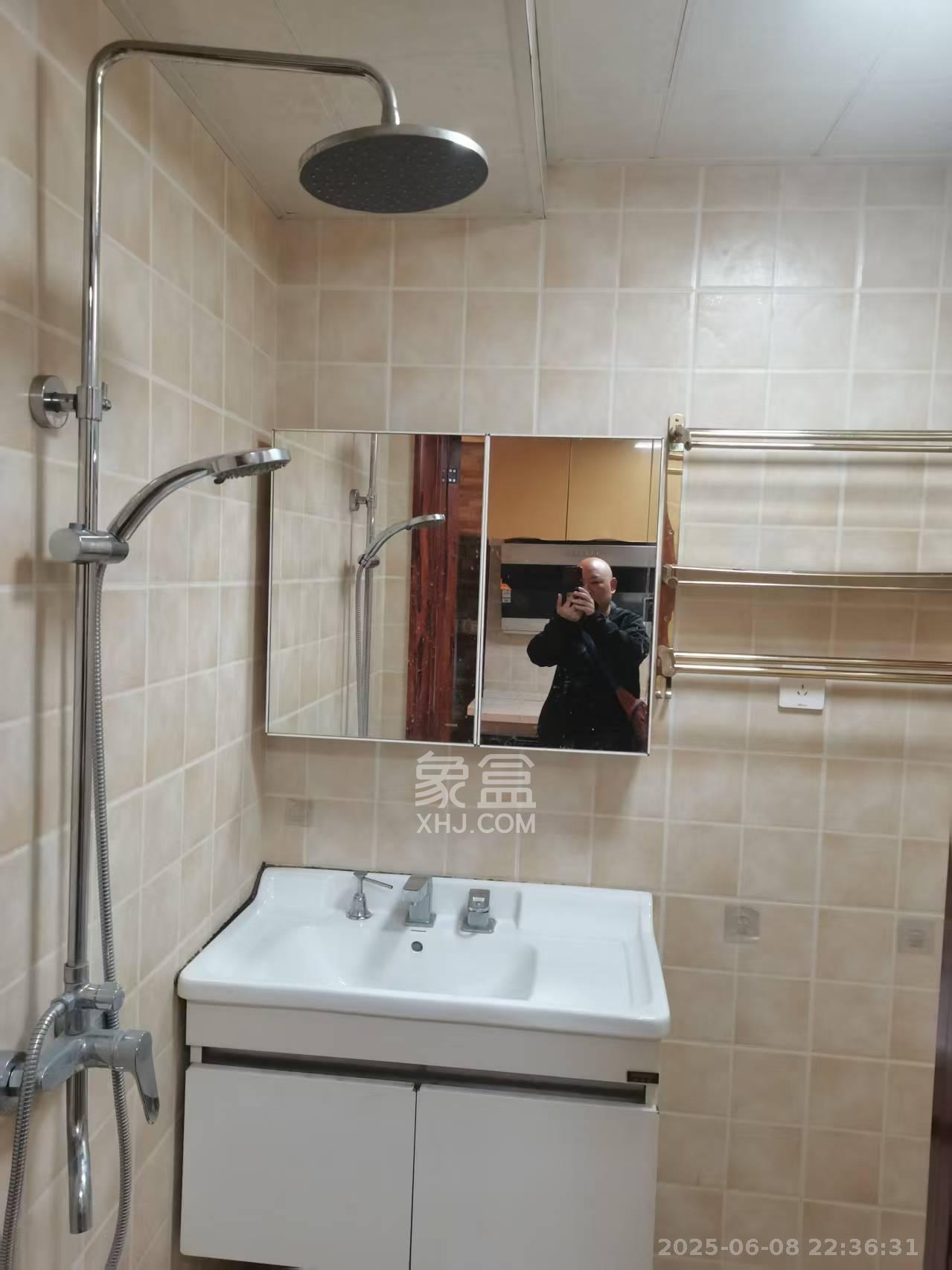 步行街大厦  1室0厅1卫   1300.00元/月室内图