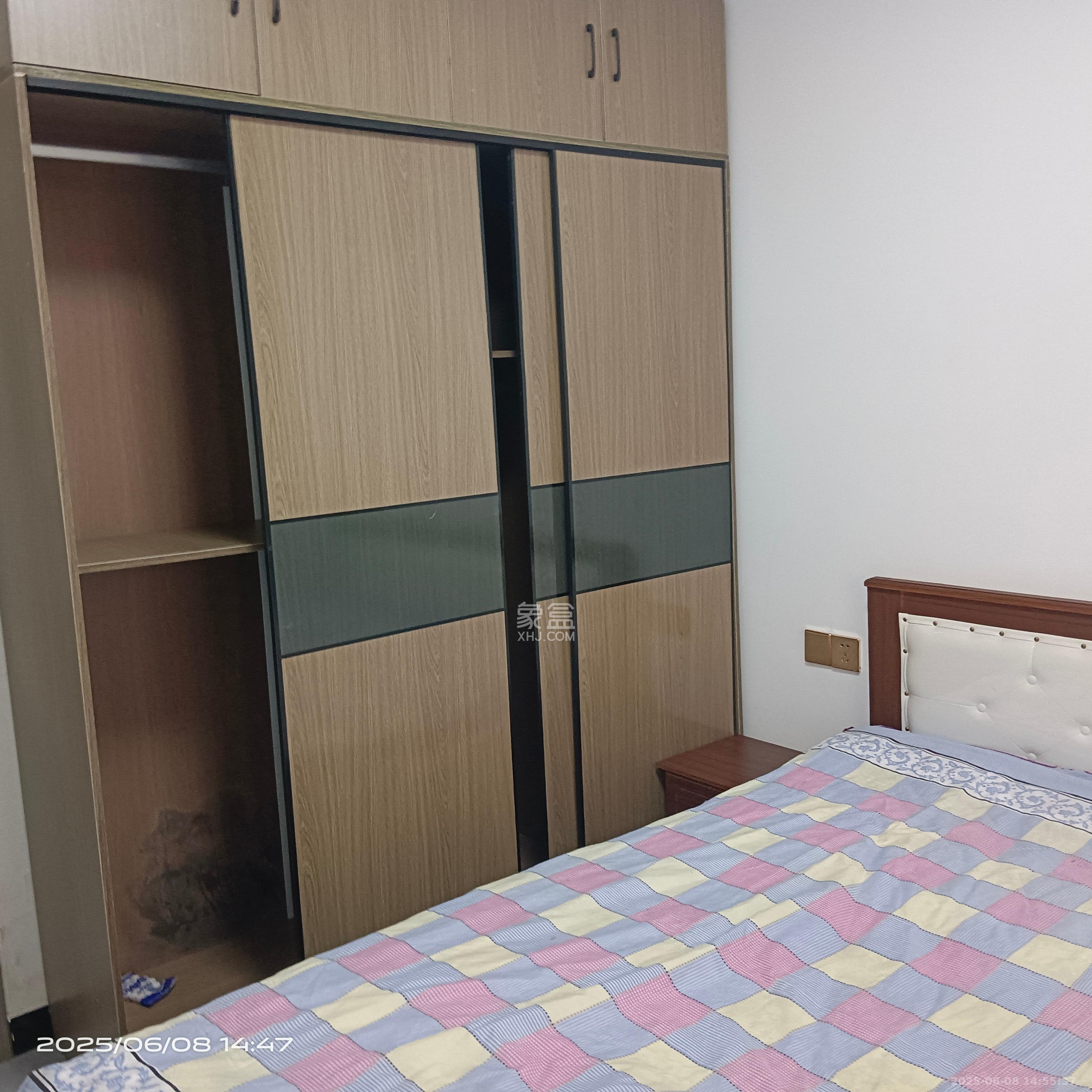 东合新苑  2室2厅1卫    2300.0元/月室内图