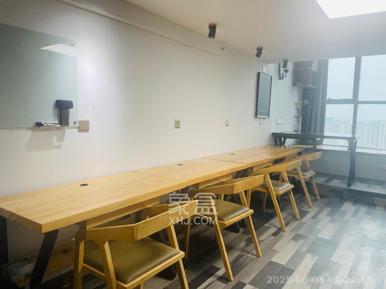 裕天国际商汇中心 1室0厅0卫 2400.0元/月 裕天国际商汇中心 1室0厅0卫 2400.0元/月室内图