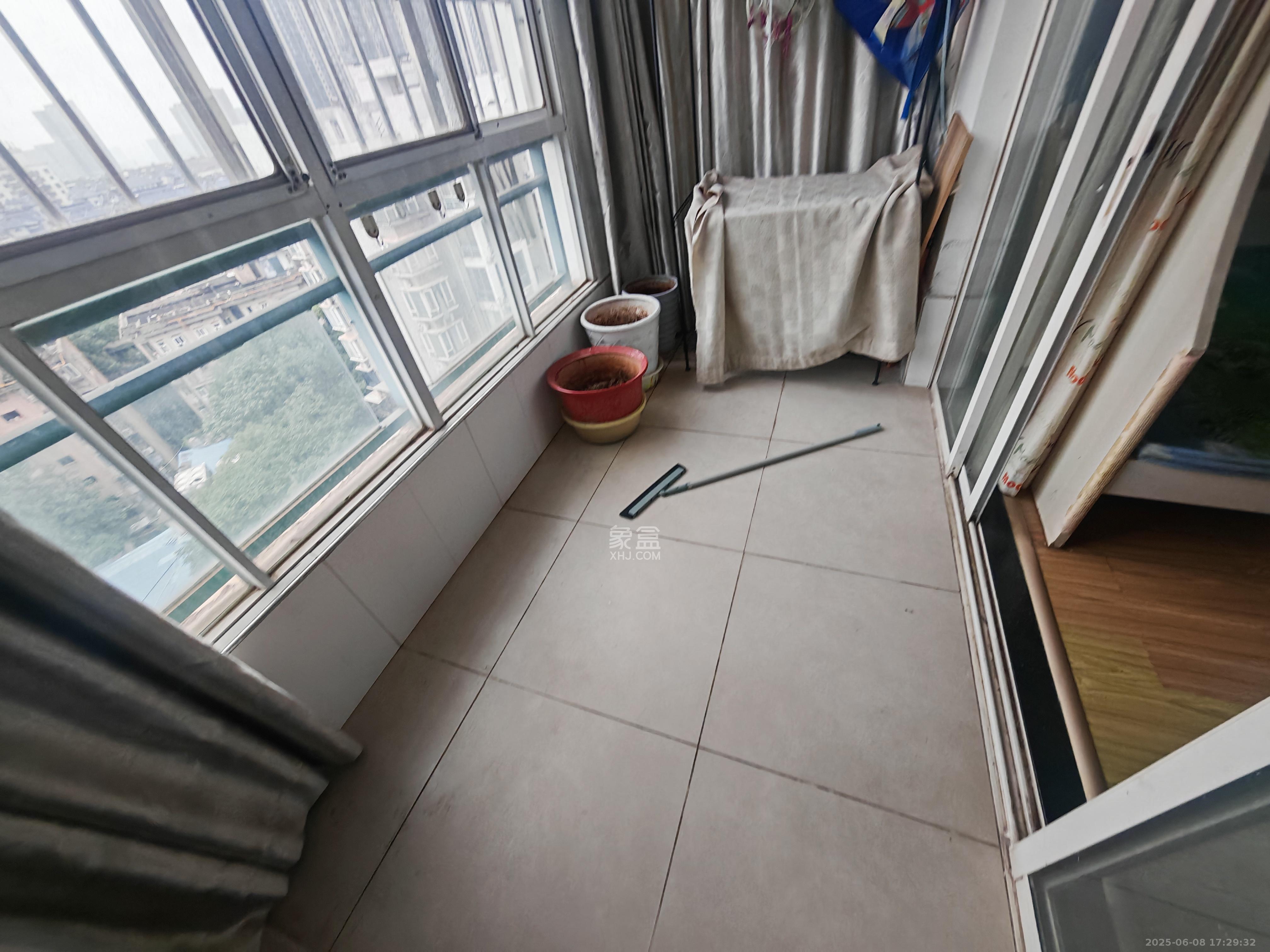 中建桂苑  3室2厅2卫   2100.00元/月室内图