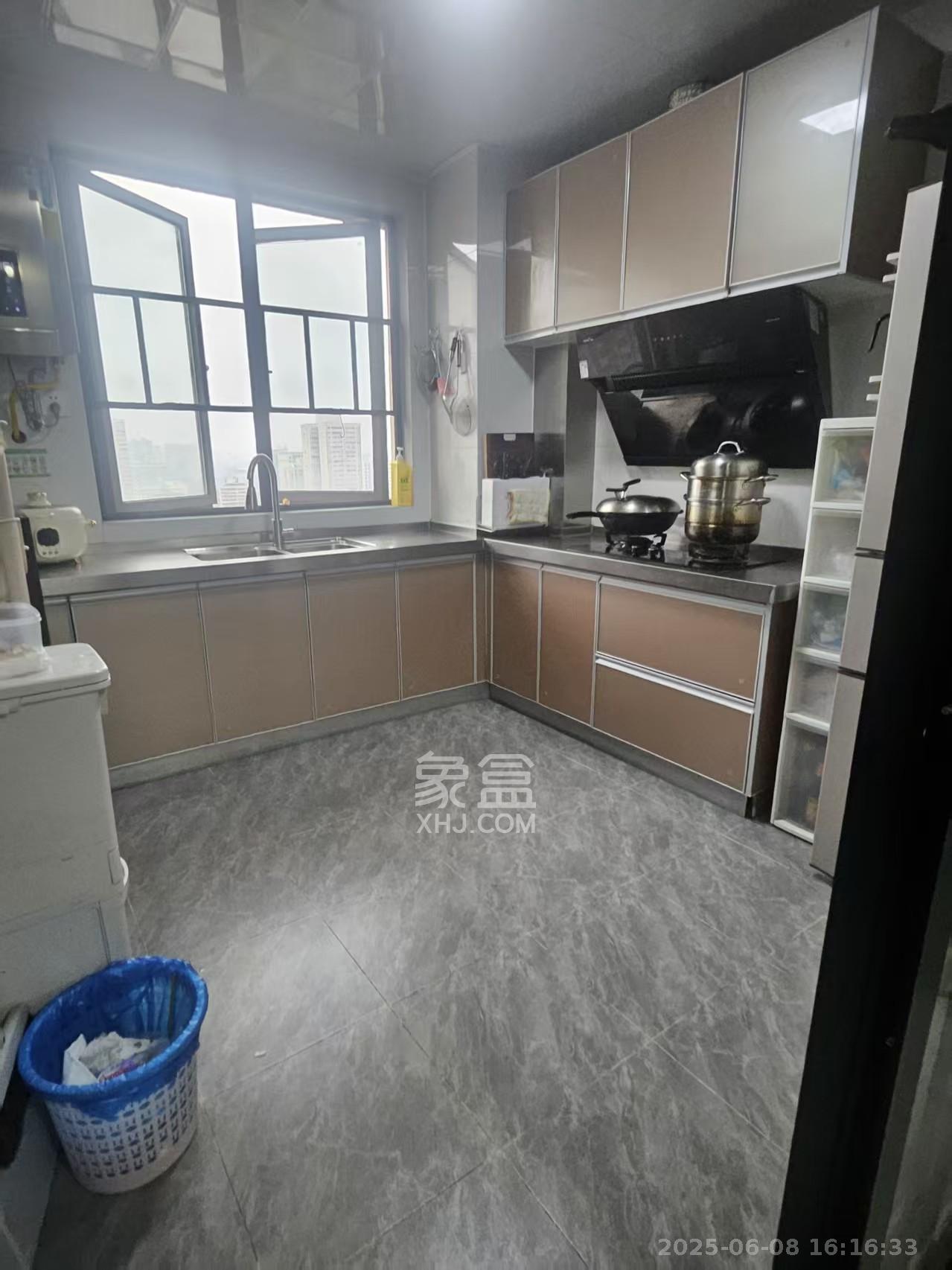 韭菜园嘉苑  3室2厅2卫   6000.00元/月室内图