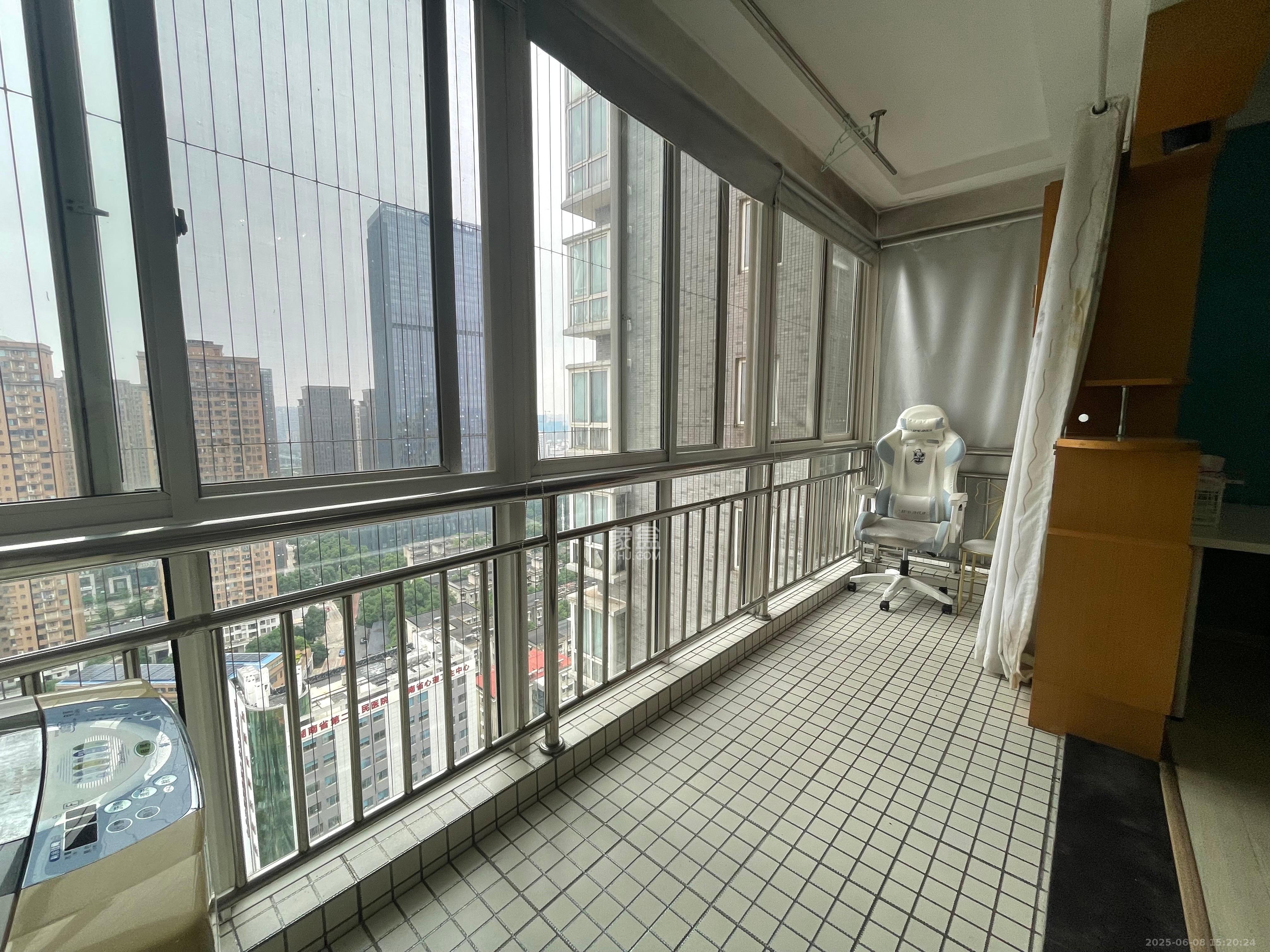 新芙蓉之都  1室1厅1卫   1800.00元/月室内图