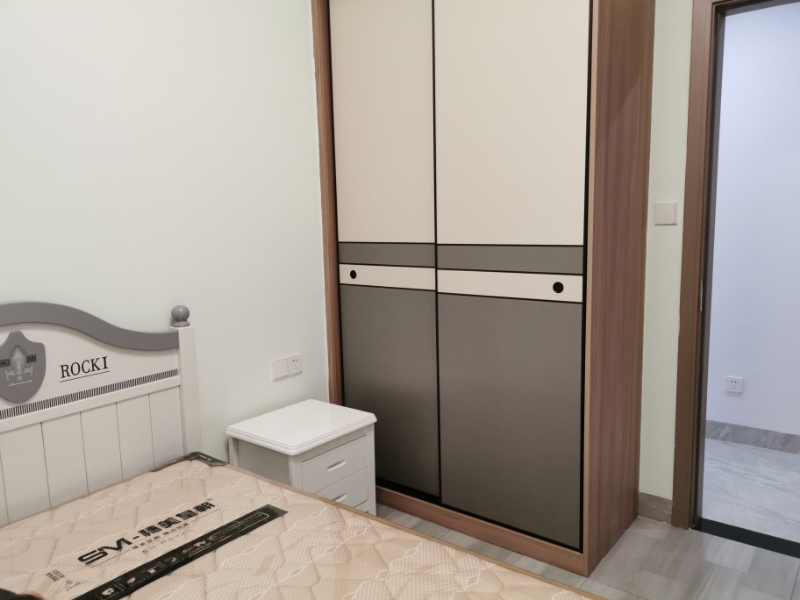 珠江帝景山庄  3室2厅2卫    2400.0元/月室内图