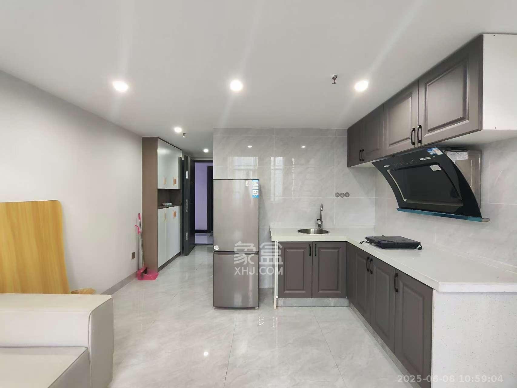 太阳城 1室2厅1卫 1700.0元/月 太阳城 1室2厅1卫 1700.0元/月室内图