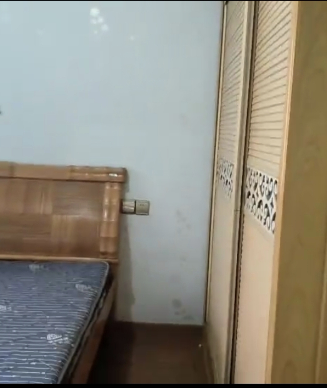 广源壹号  3室2厅2卫    72.0万客厅