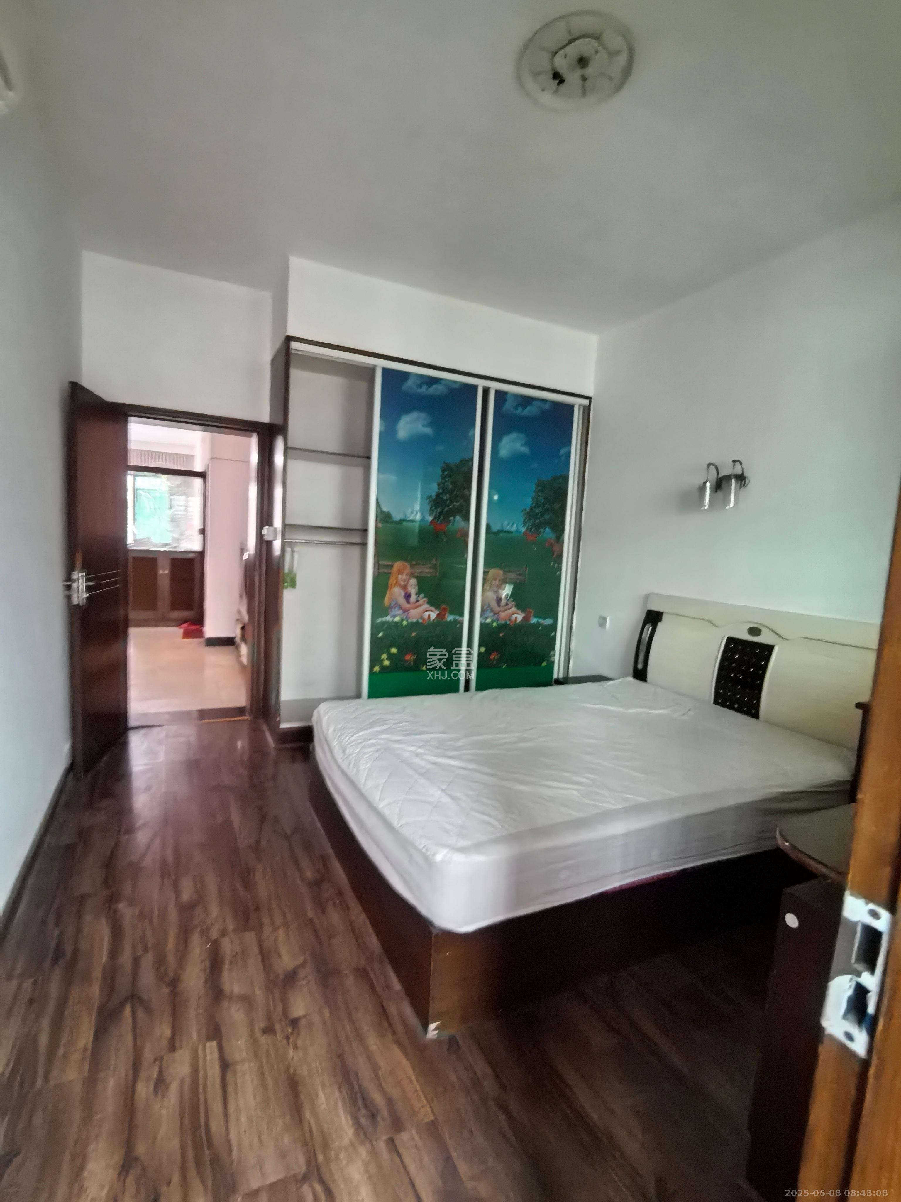 中南汽车世界  2室1厅1卫    1200.0元/月室内图