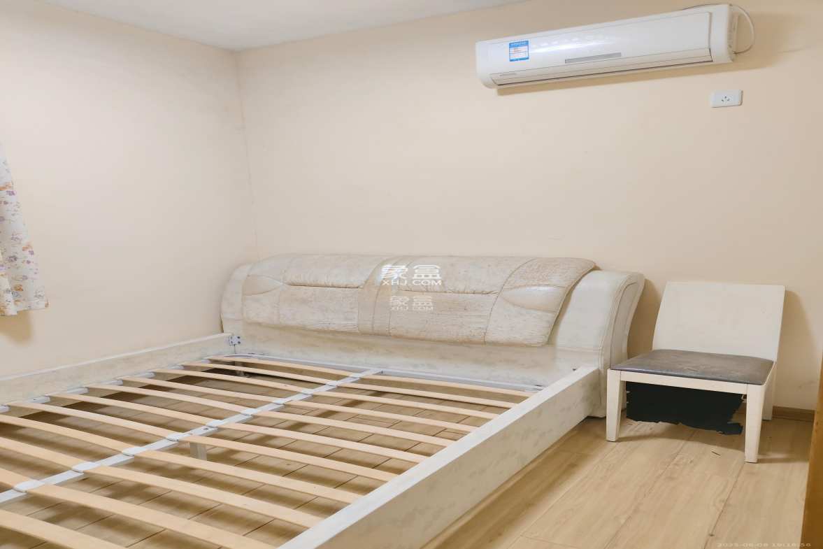 童话里 3室1厅1卫 1800.0元/月 童话里 3室1厅1卫 1800.0元/月室内图