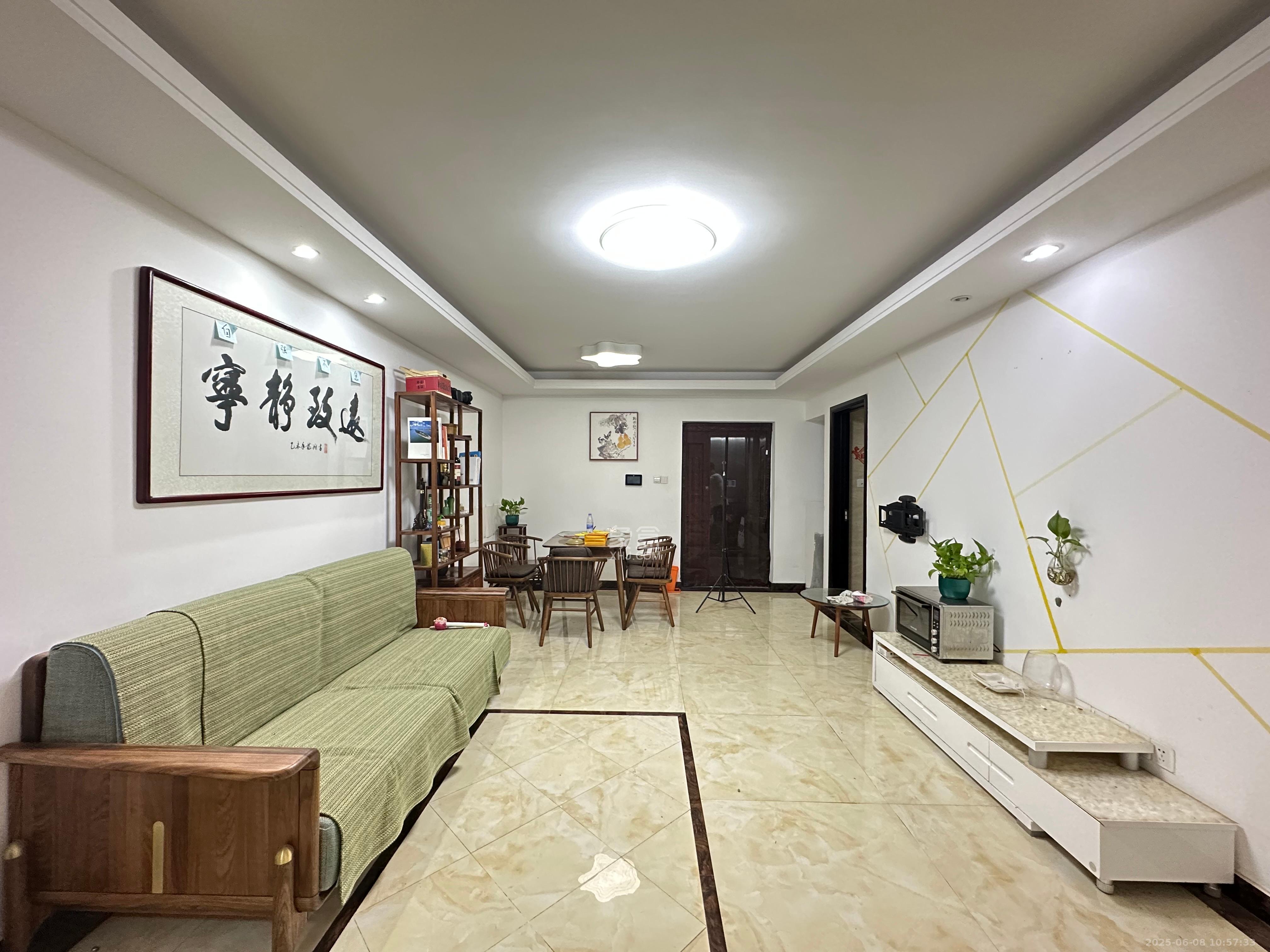 绿地中央广场  3室2厅1卫   2800.00元/月室内图