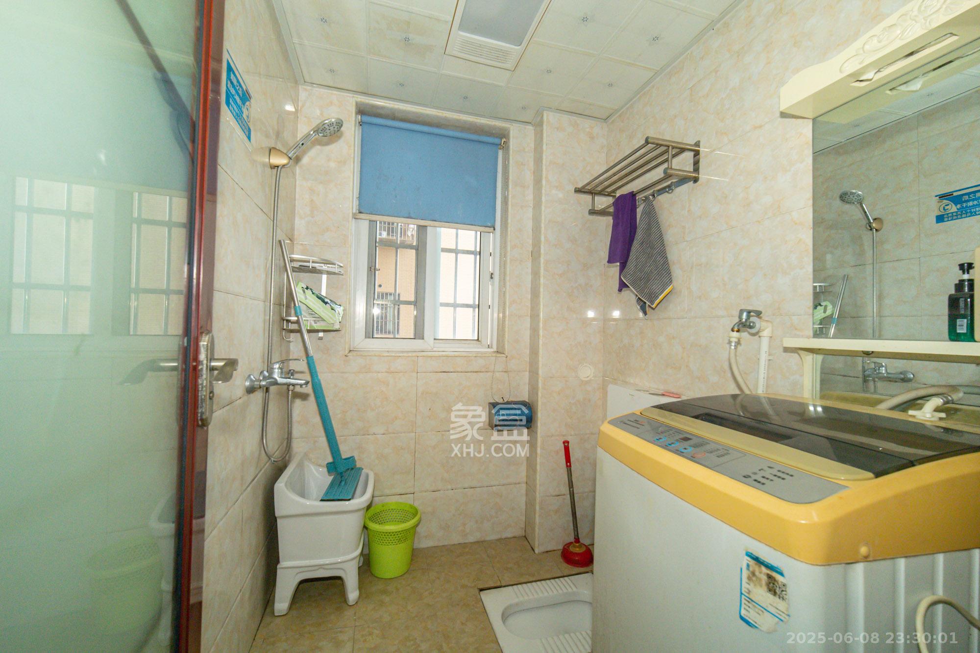 楚天世纪城西苑  3室2厅1卫    52.0万 楚天世纪城西苑  3室2厅1卫    52.0万卫生间